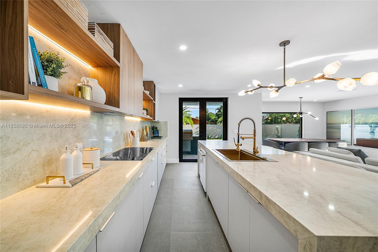 3225 Canal Dr Pompano Beach, FL 33062