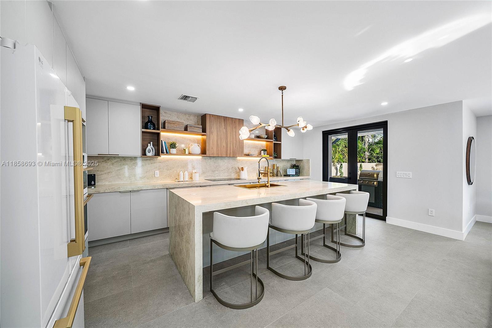 3225 Canal Dr Pompano Beach, FL 33062