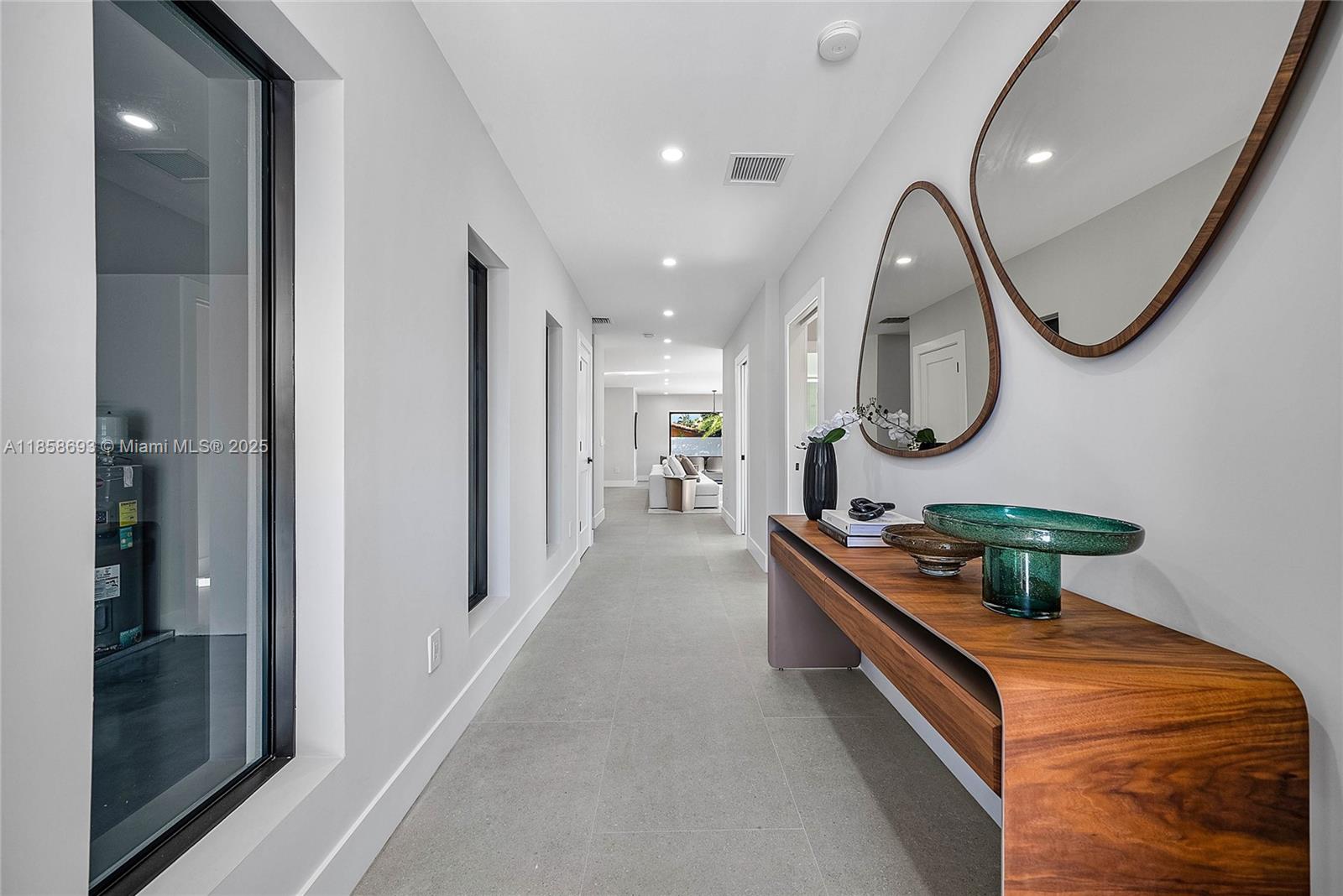 3225 Canal Dr Pompano Beach, FL 33062