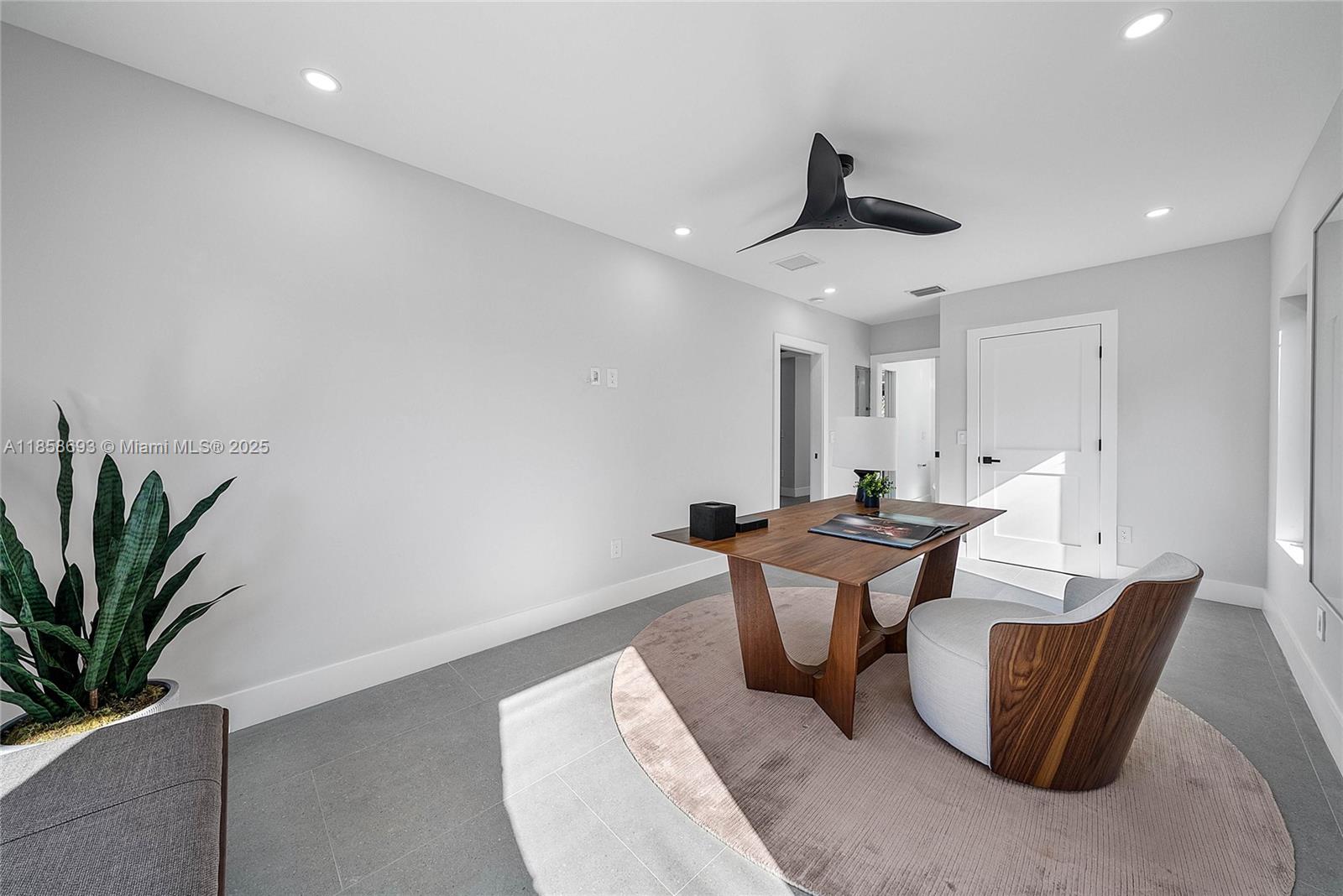 3225 Canal Dr Pompano Beach, FL 33062