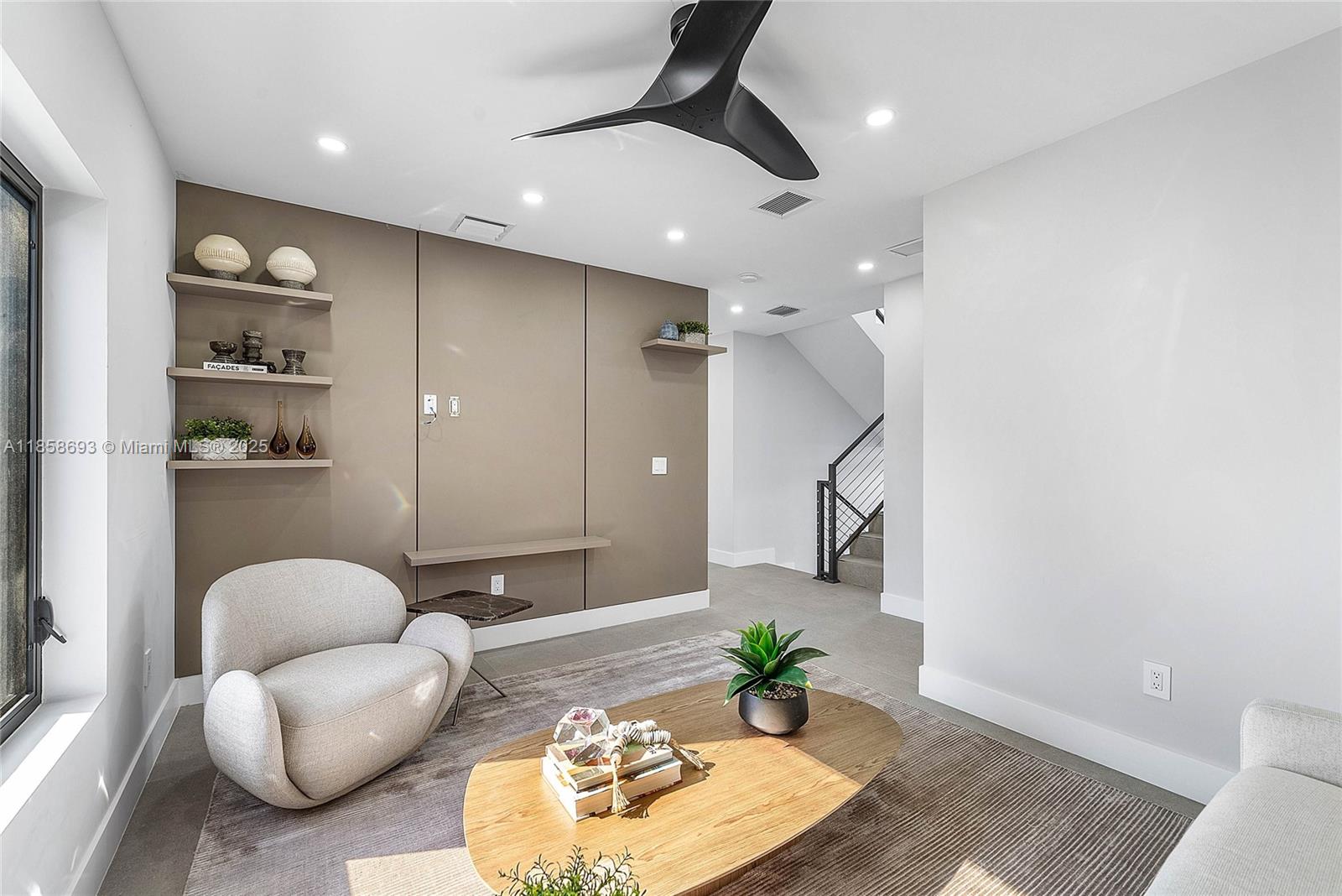 3225 Canal Dr Pompano Beach, FL 33062