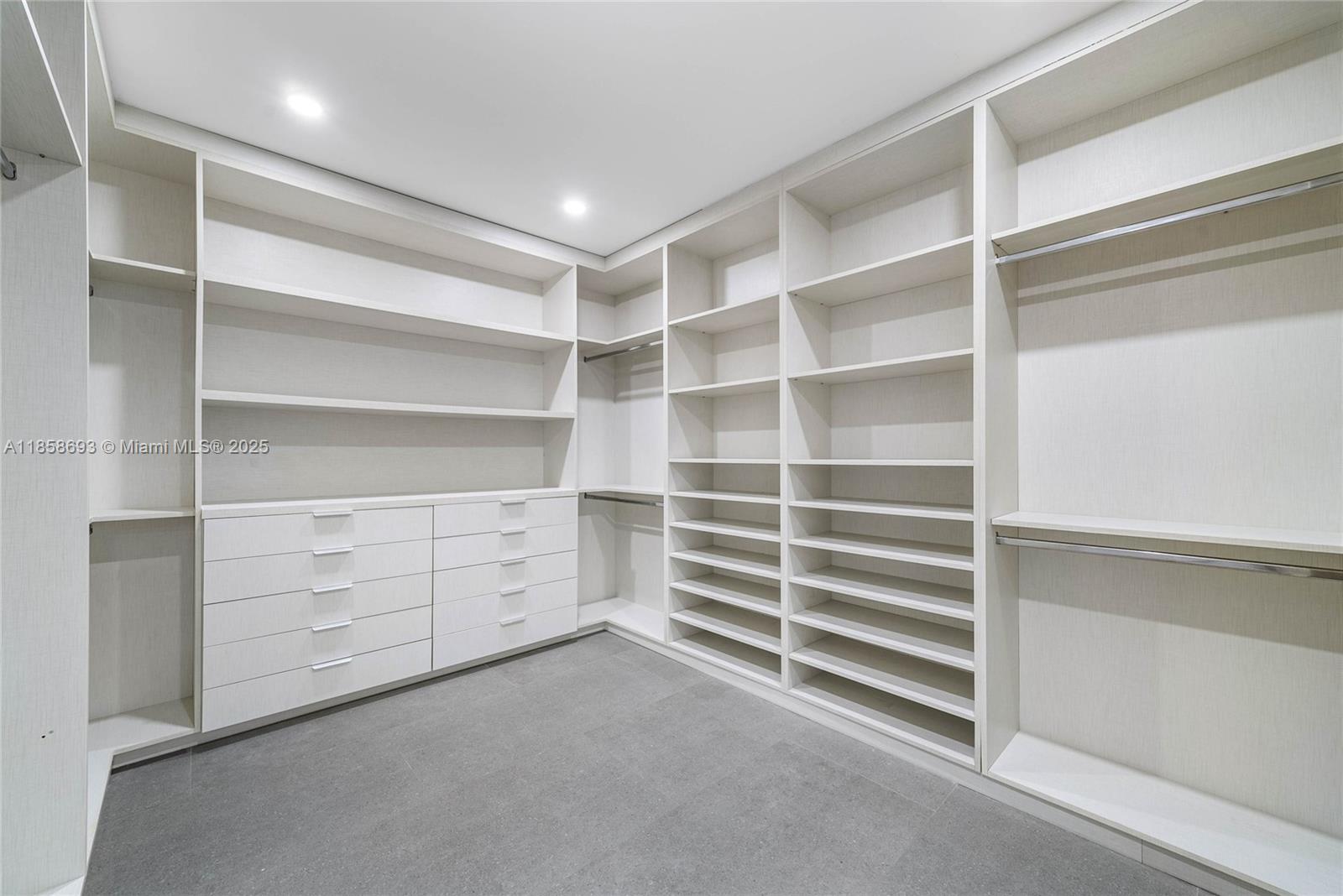 3225 Canal Dr Pompano Beach, FL 33062