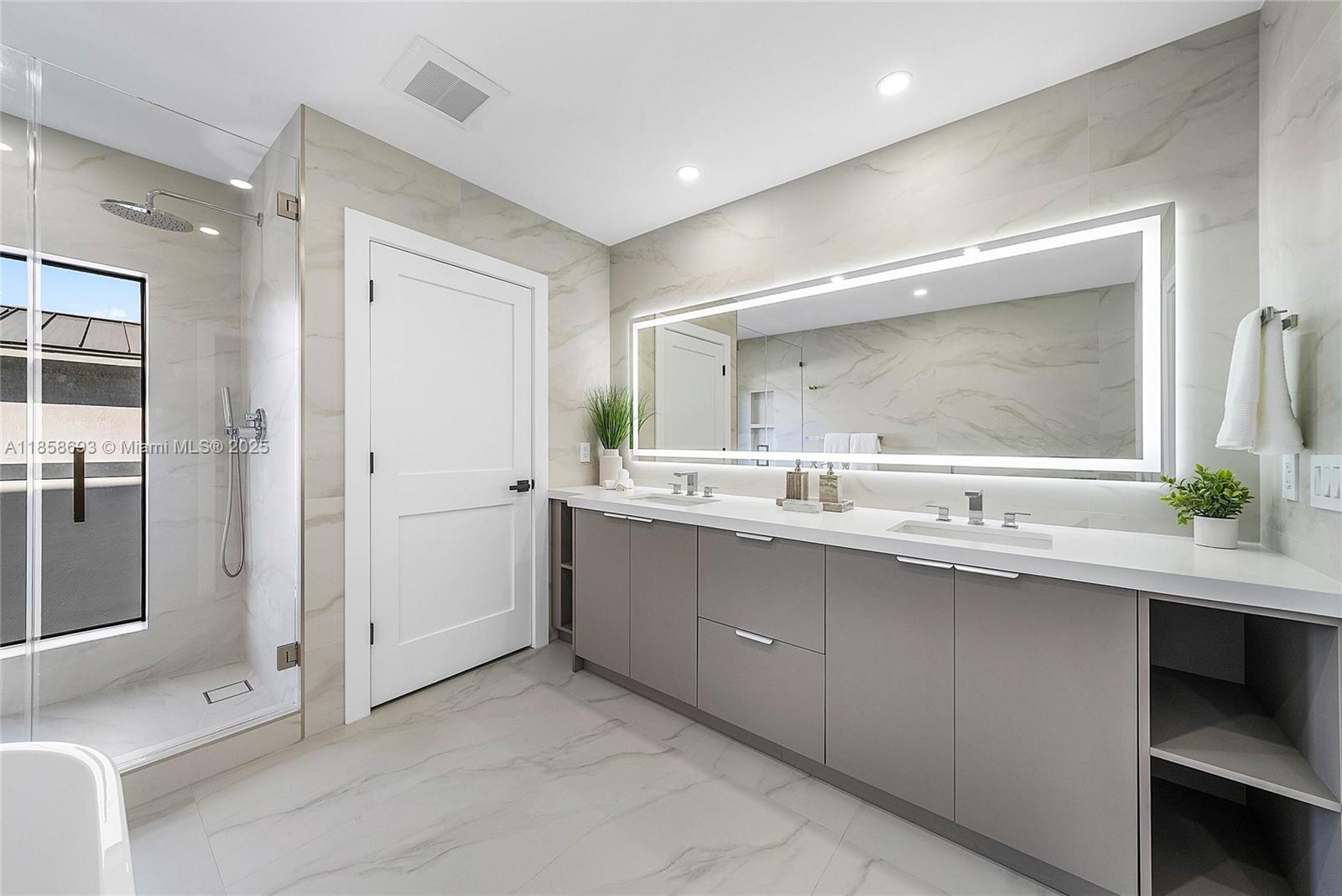 3225 Canal Dr Pompano Beach, FL 33062