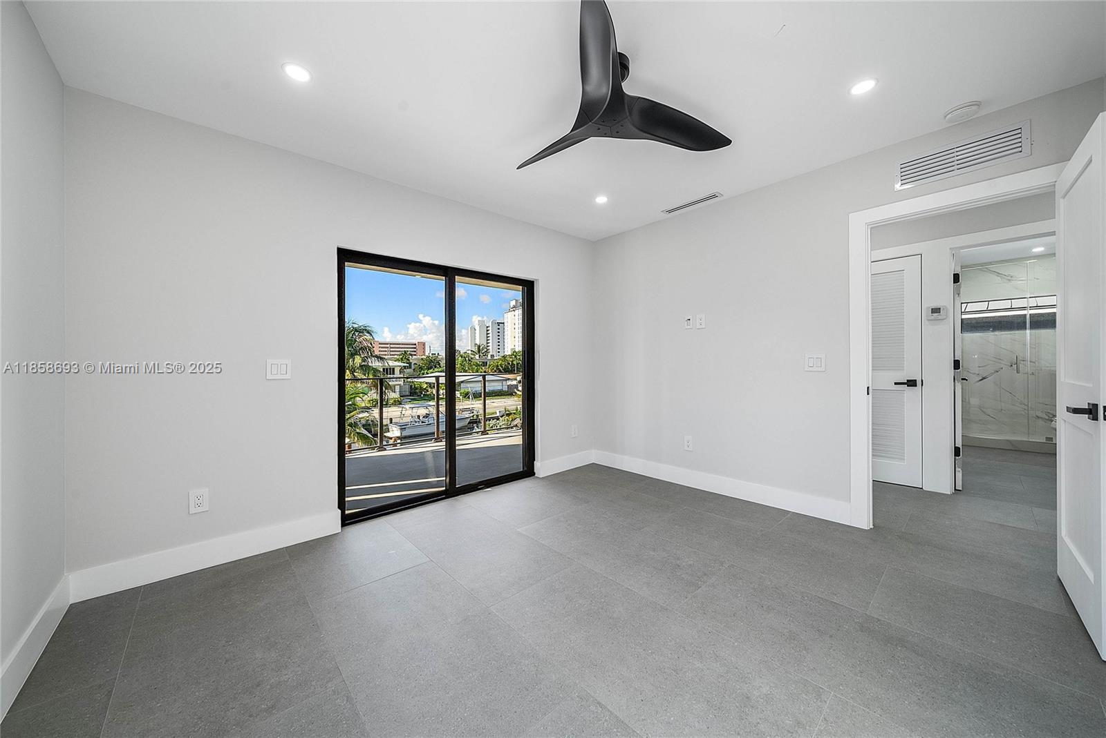 3225 Canal Dr Pompano Beach, FL 33062