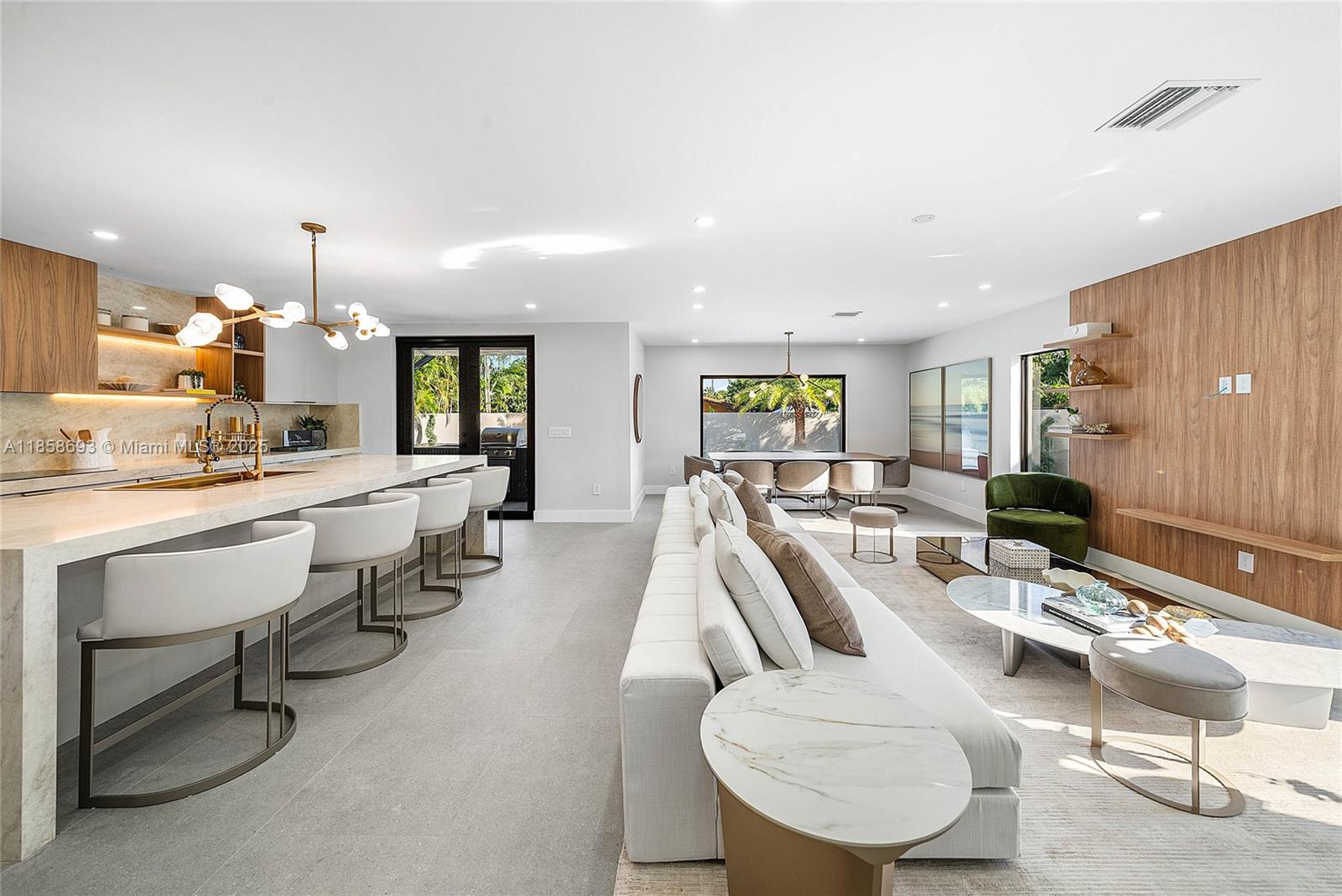 3225 Canal Dr Pompano Beach, FL 33062