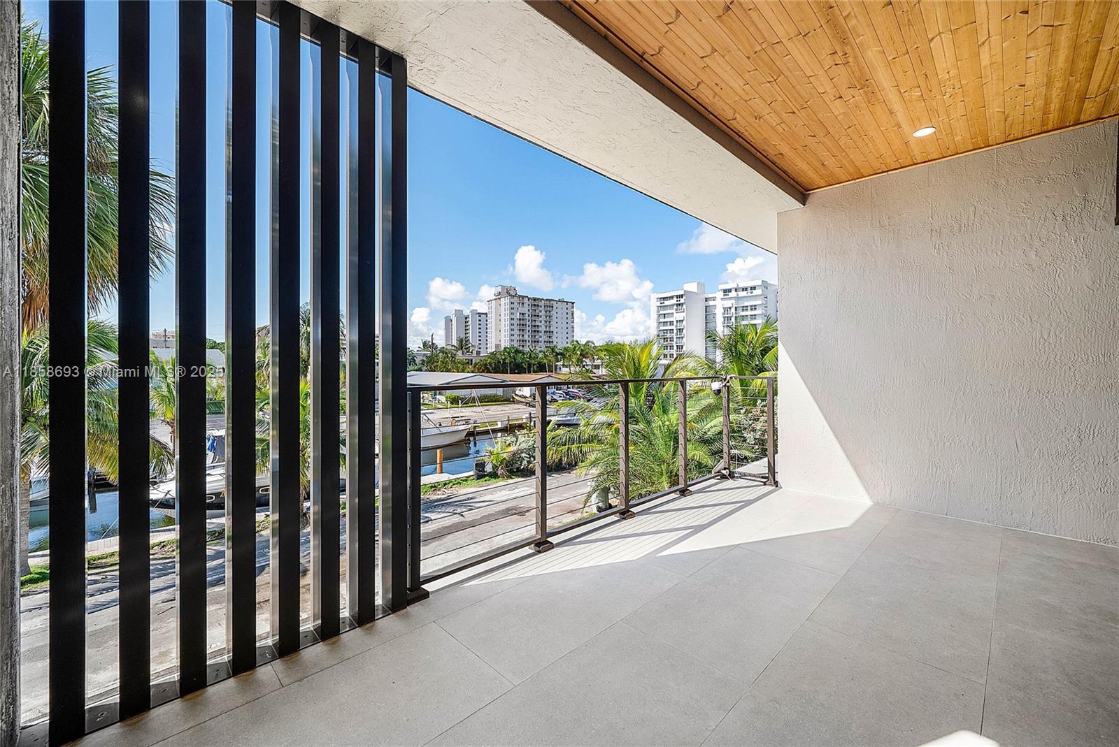 3225 Canal Dr Pompano Beach, FL 33062