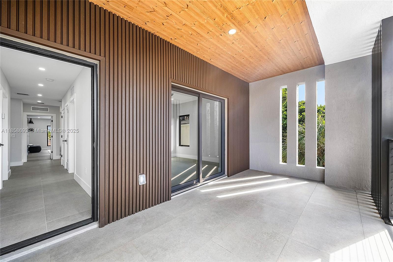 3225 Canal Dr Pompano Beach, FL 33062