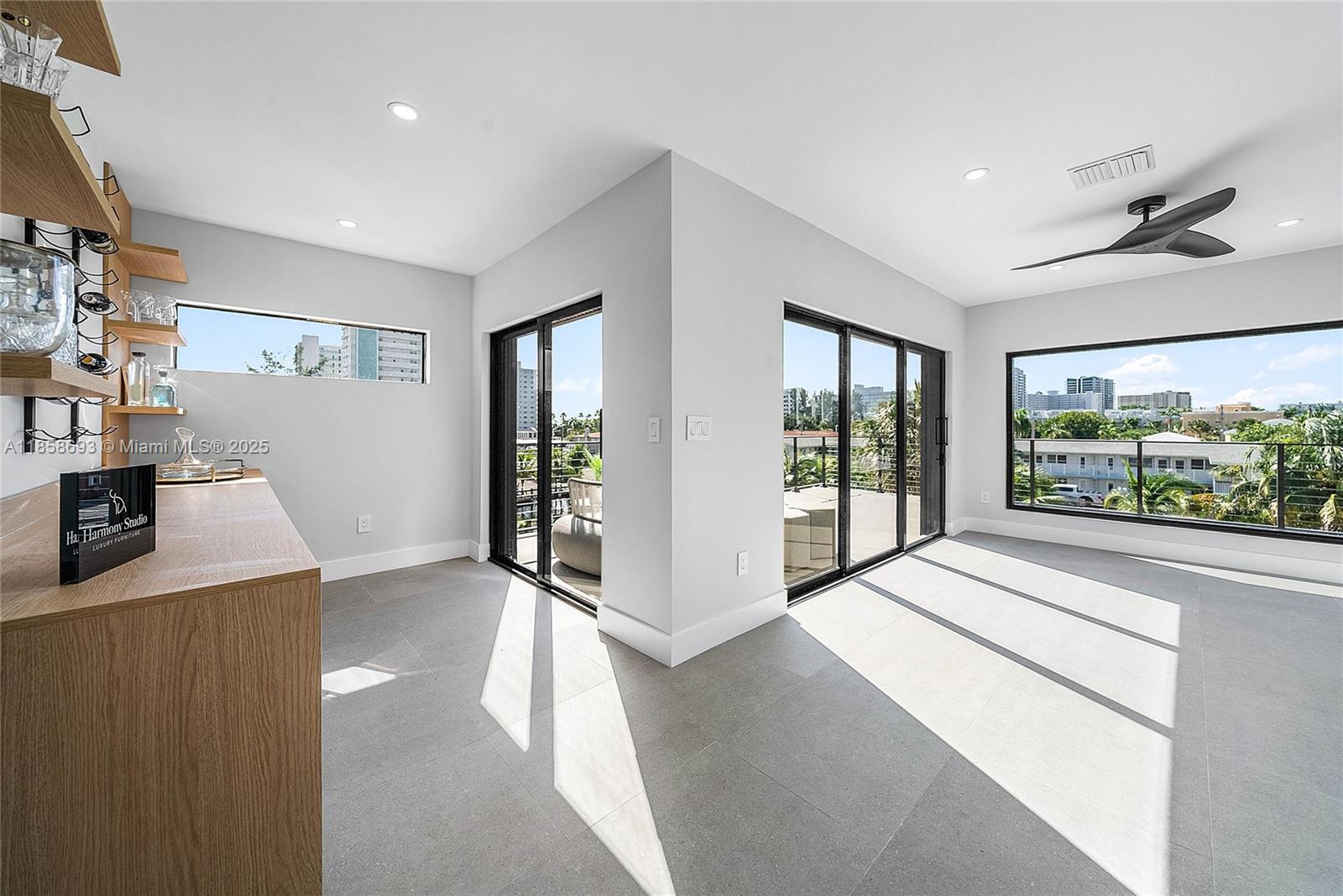 3225 Canal Dr Pompano Beach, FL 33062