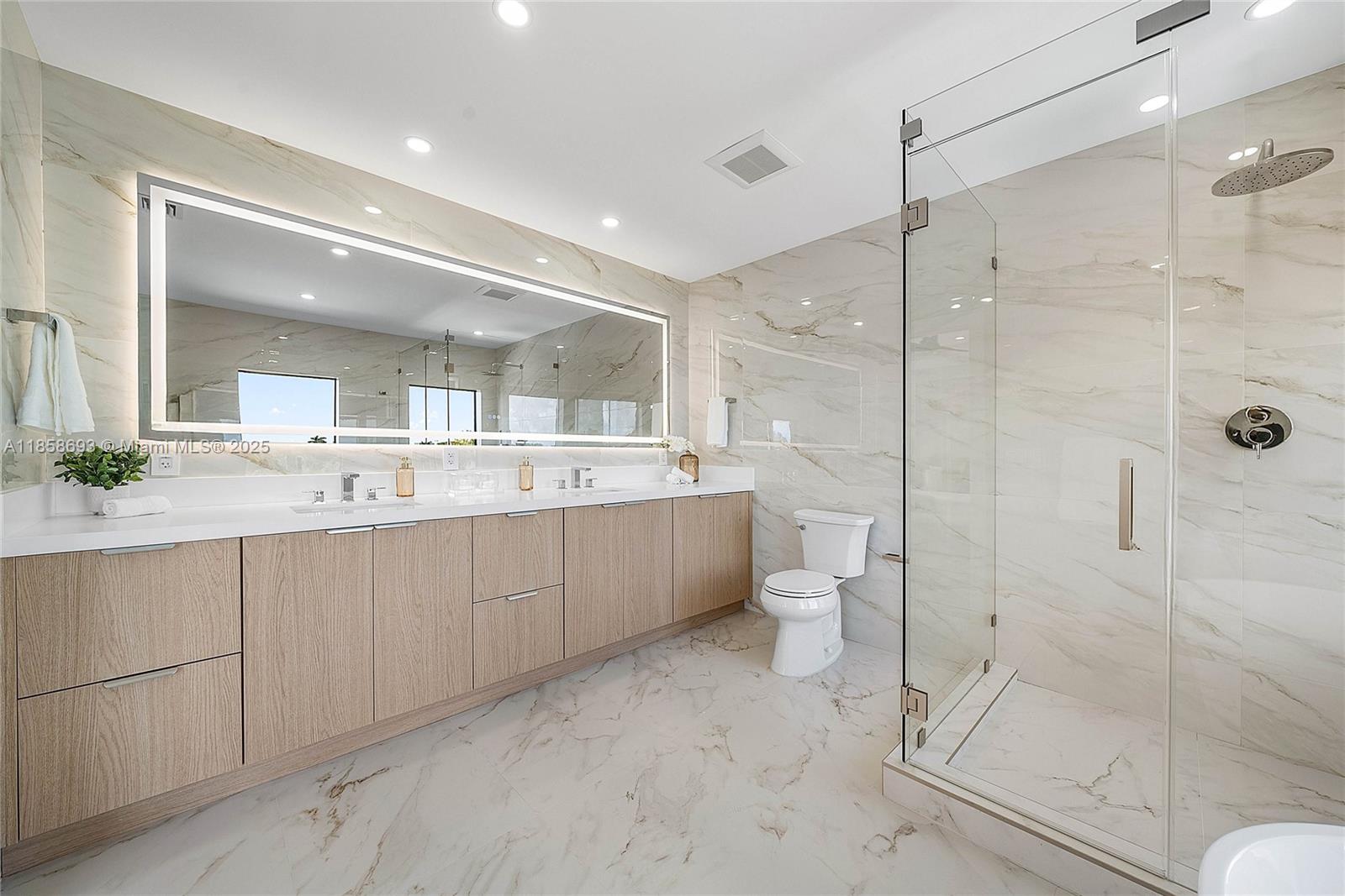 3225 Canal Dr Pompano Beach, FL 33062