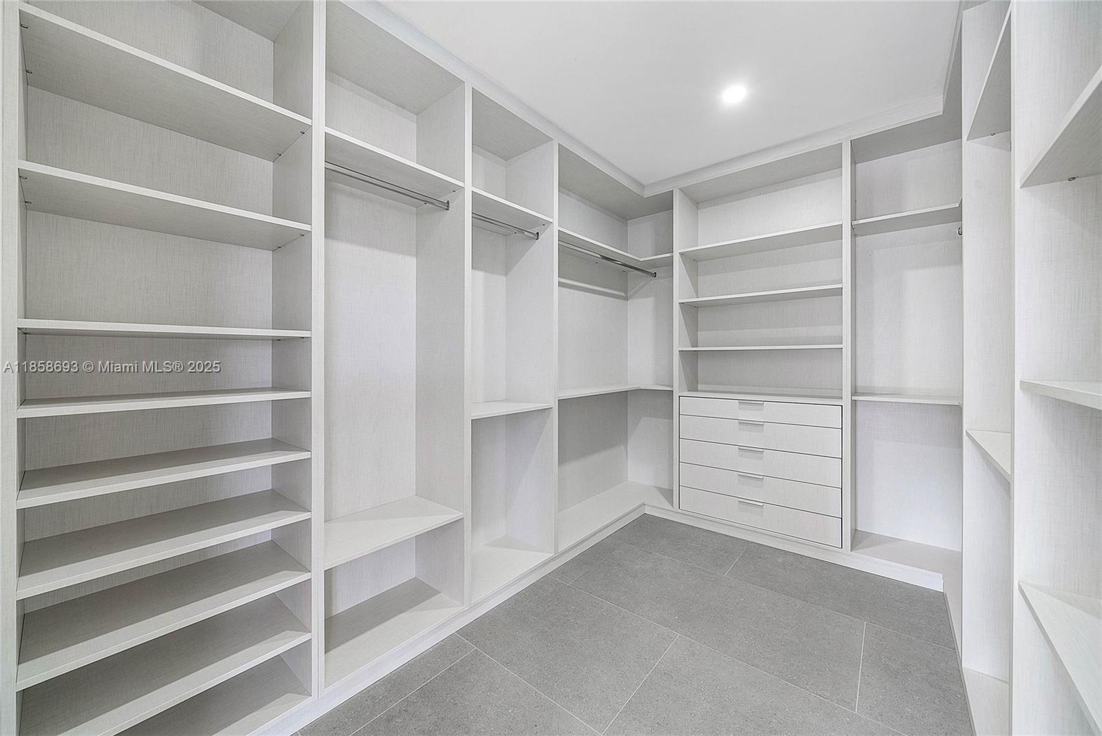 3225 Canal Dr Pompano Beach, FL 33062