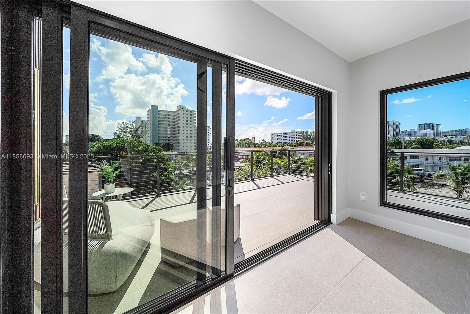 3225 Canal Dr Pompano Beach, FL 33062