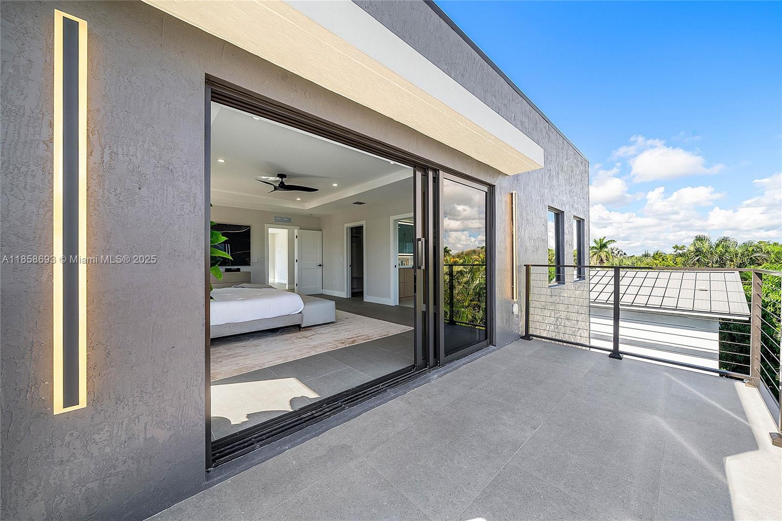 3225 Canal Dr Pompano Beach, FL 33062