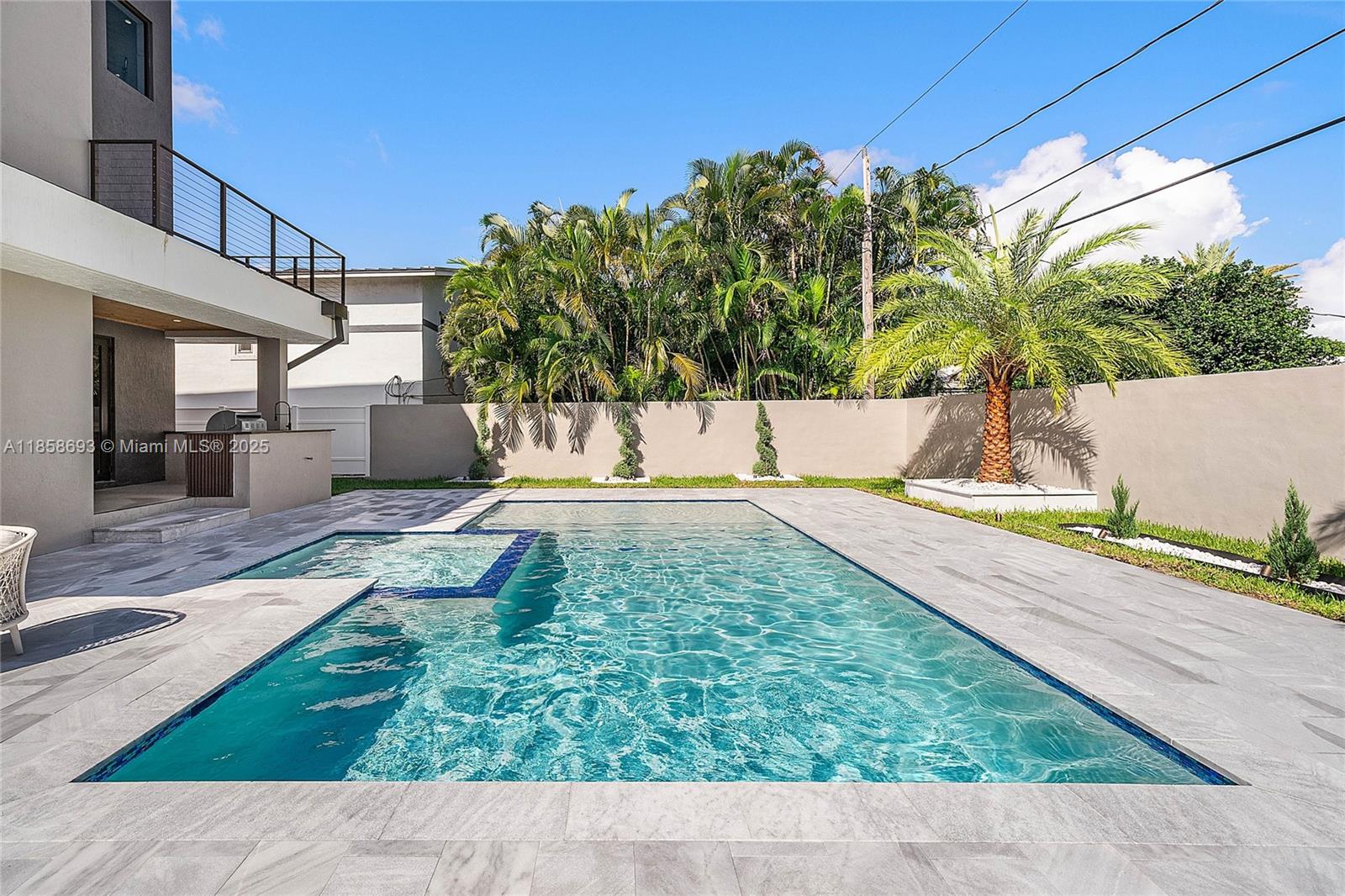 3225 Canal Dr Pompano Beach, FL 33062