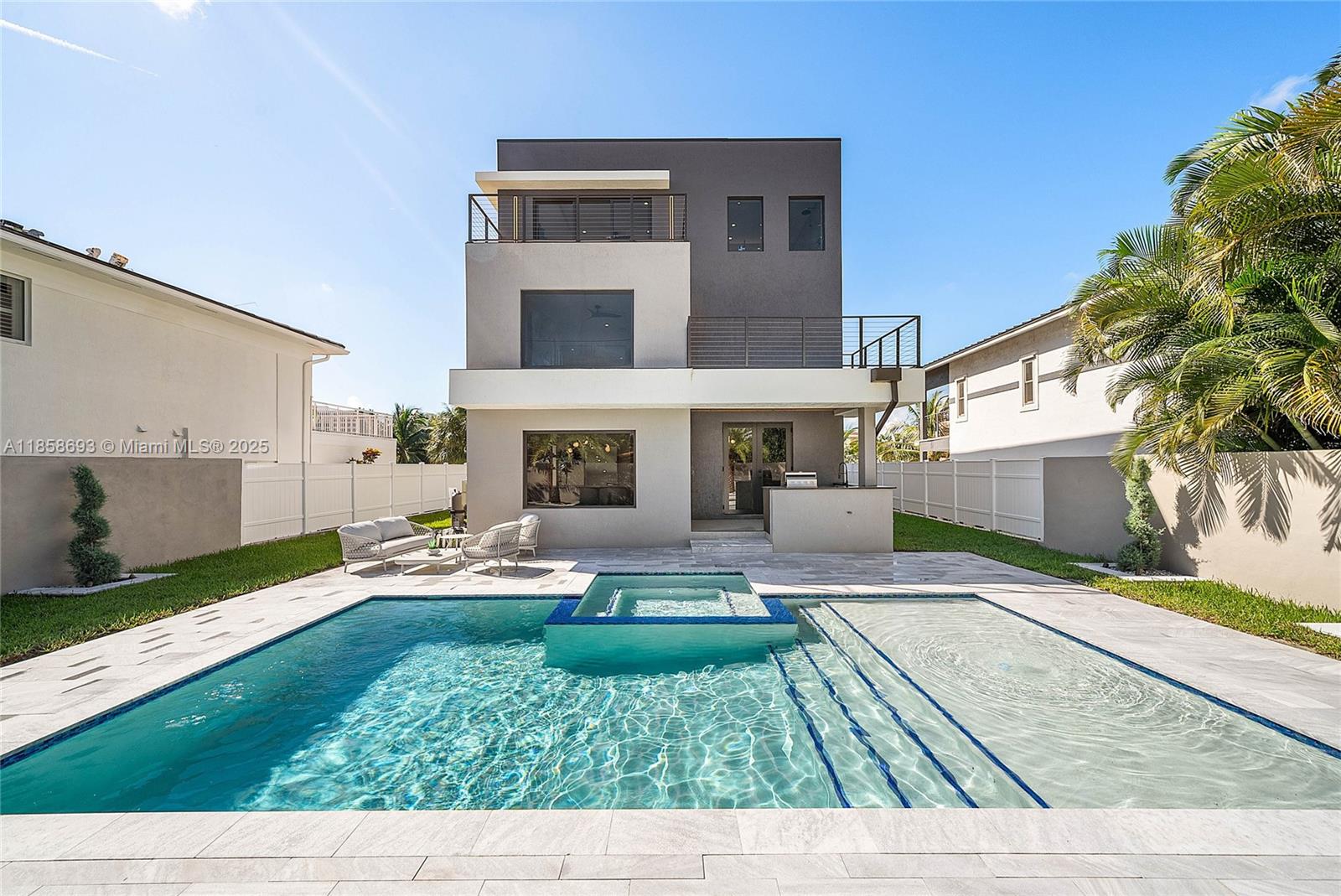 3225 Canal Dr Pompano Beach, FL 33062