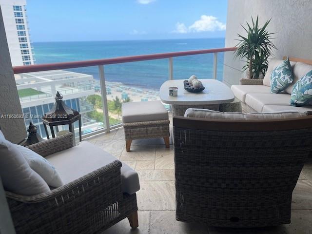 6767 Collins Ave #1107