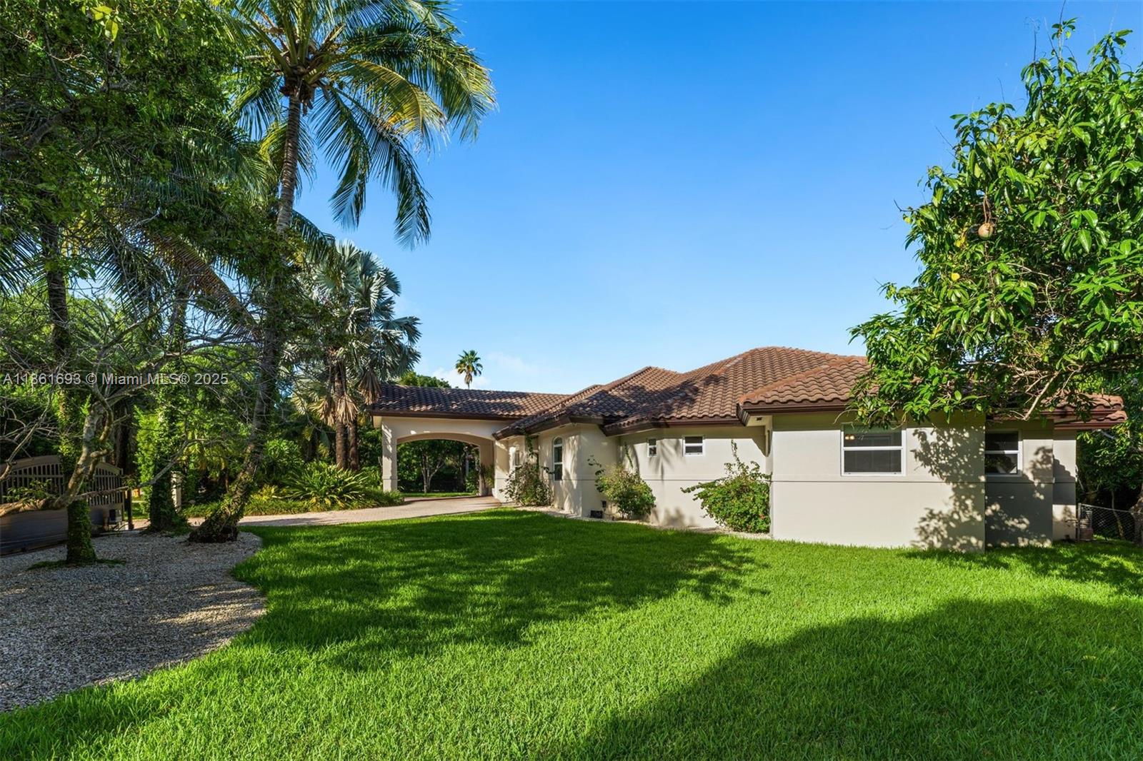 12801 Old Cutler Rd Pinecrest, FL 33156