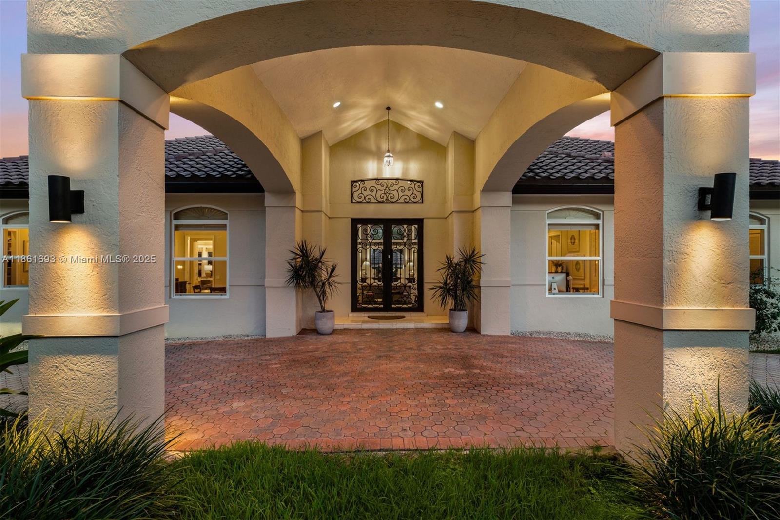 12801 Old Cutler Rd Pinecrest, FL 33156