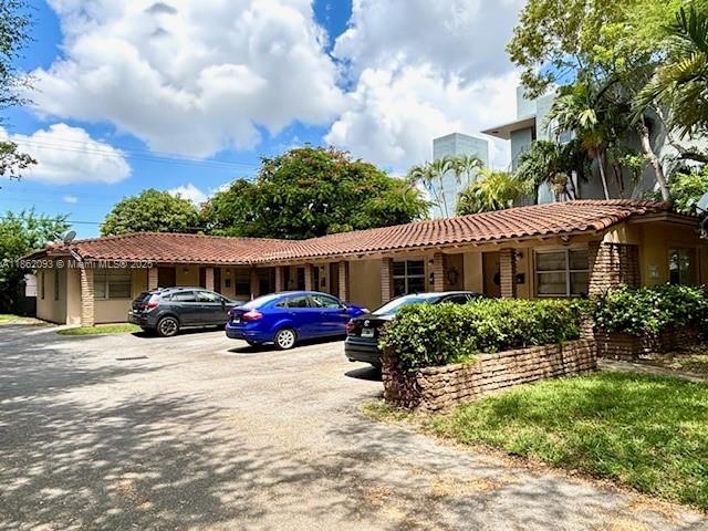 828 Salzedo St #828