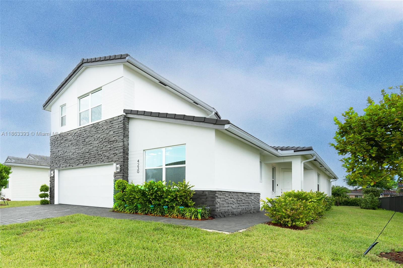 4230 Rosa Dr