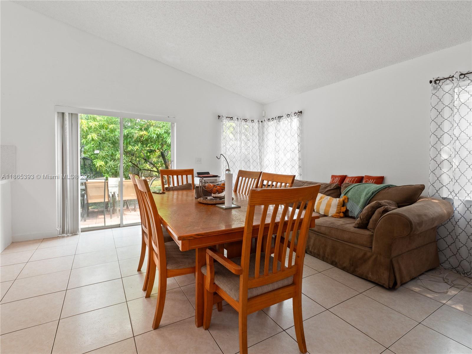 19253 NW 22nd St Pembroke Pines, FL 33029