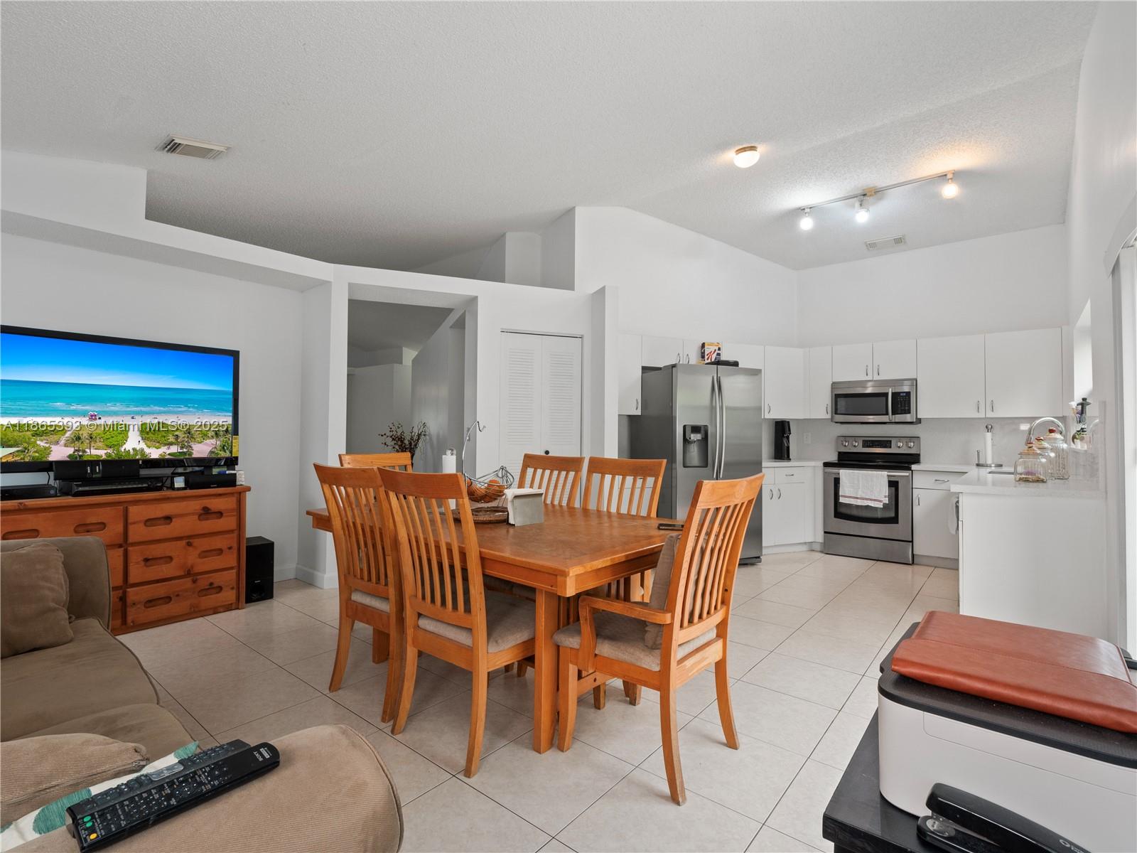 19253 NW 22nd St Pembroke Pines, FL 33029