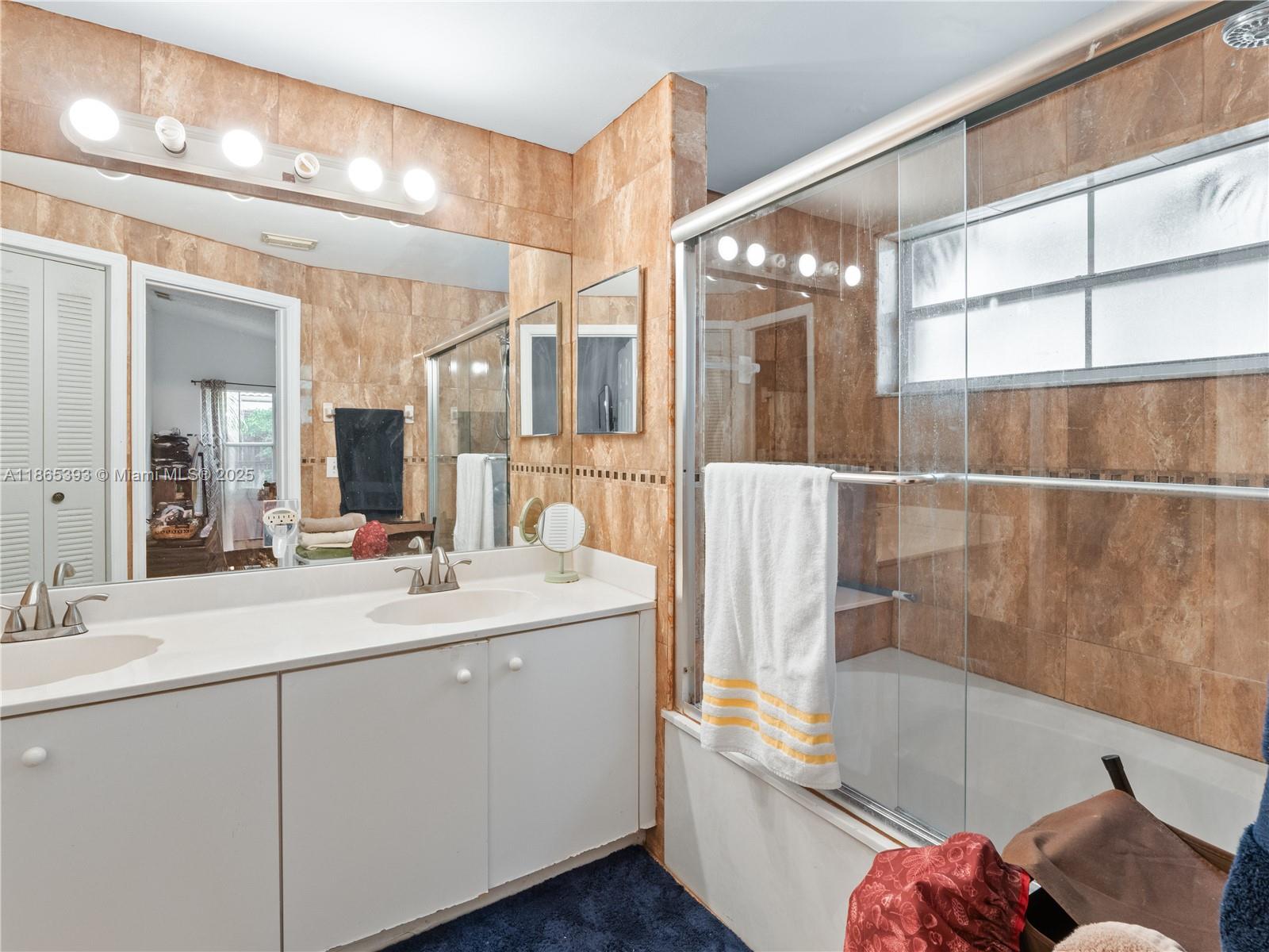 19253 NW 22nd St Pembroke Pines, FL 33029