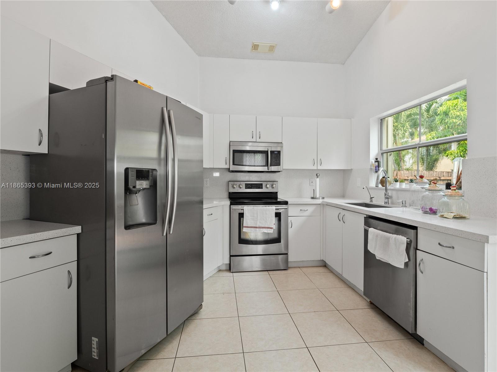 19253 NW 22nd St Pembroke Pines, FL 33029