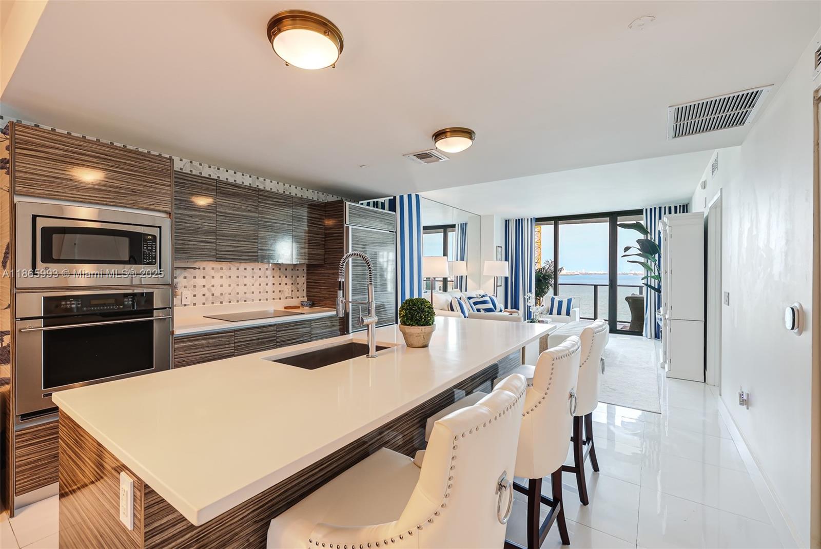 image Icon Bay Condo16