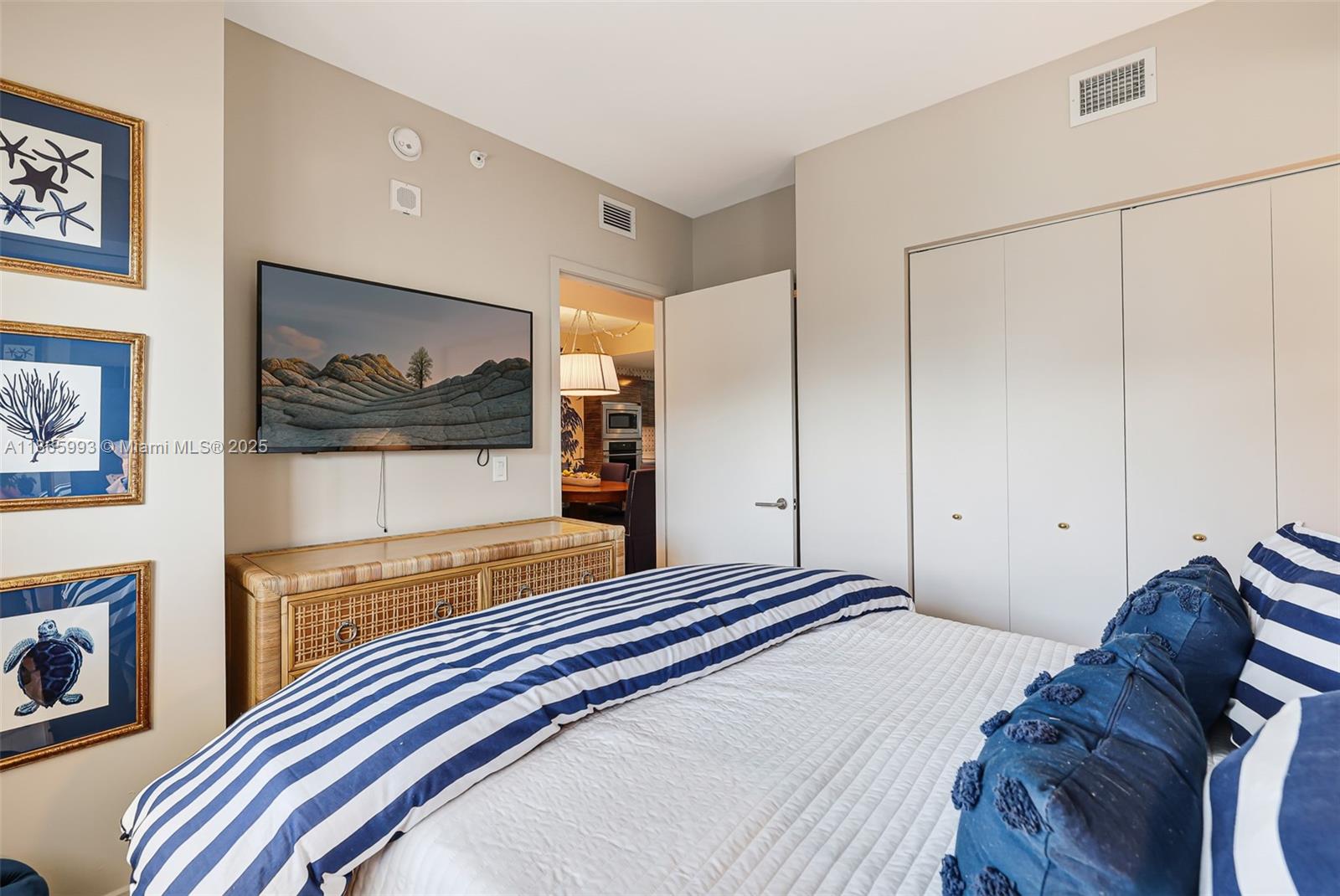 image Icon Bay Condo23