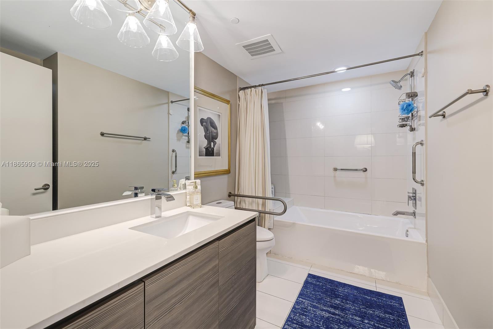 image Icon Bay Condo24