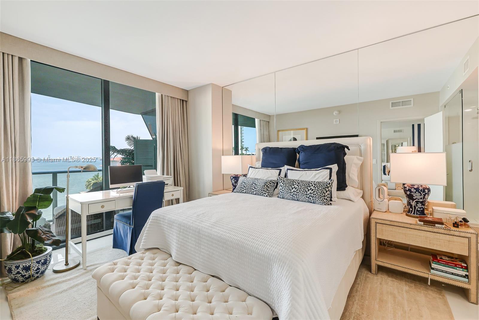 image Icon Bay Condo25