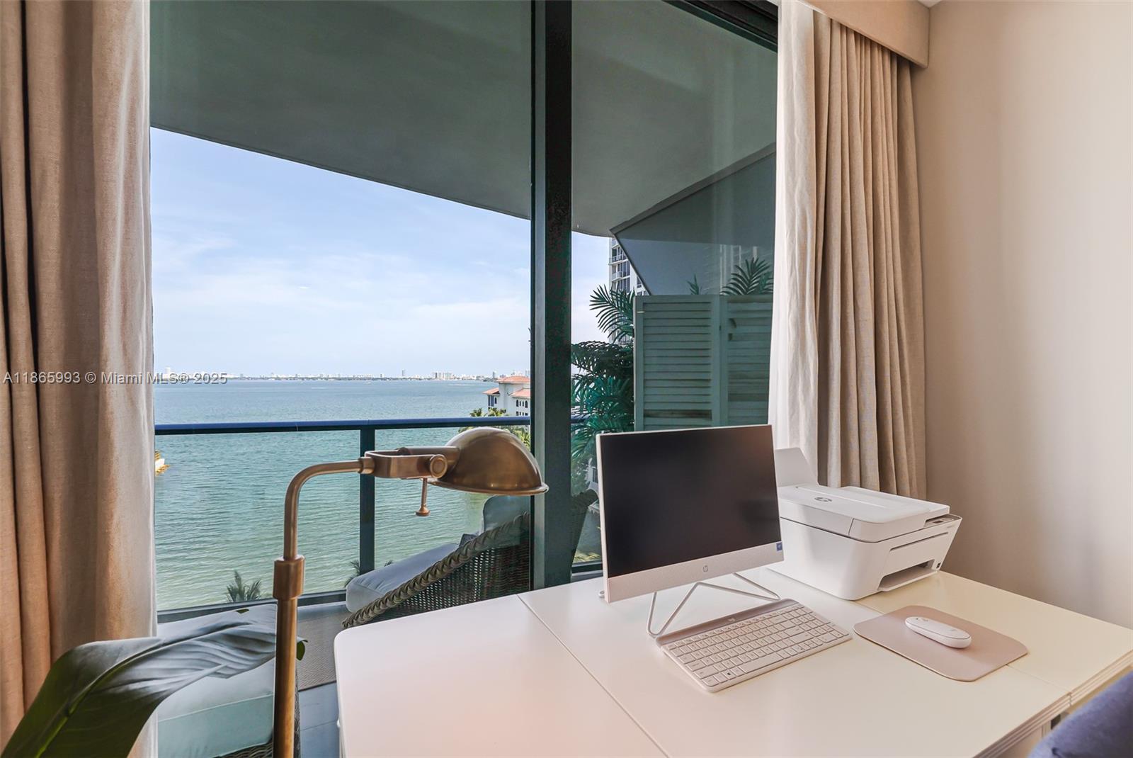 image Icon Bay Condo29