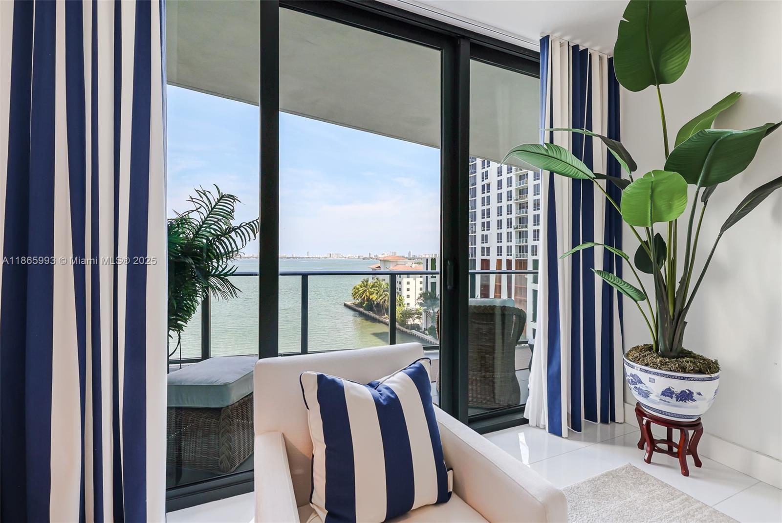image Icon Bay Condo3
