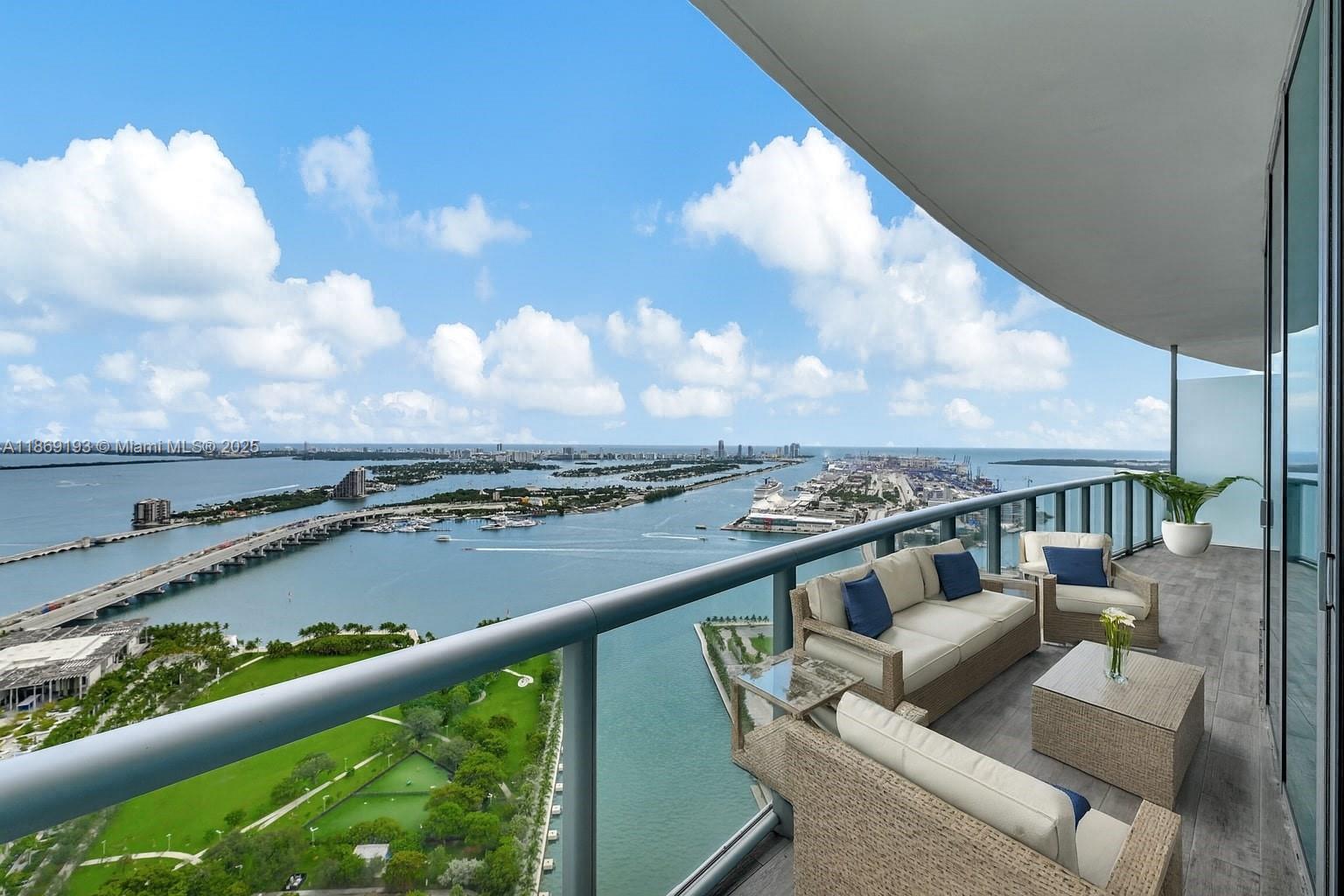 888 Biscayne Blvd #5010