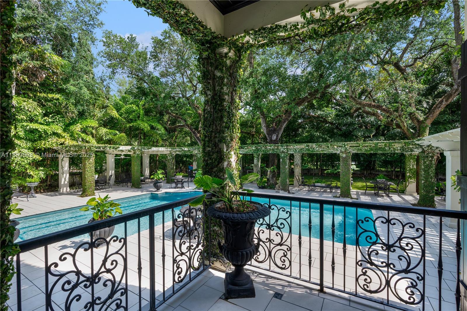 612 Sunset Dr Coral Gables, FL 33143 612 Sunset Dr Coral Gables, FL 33143