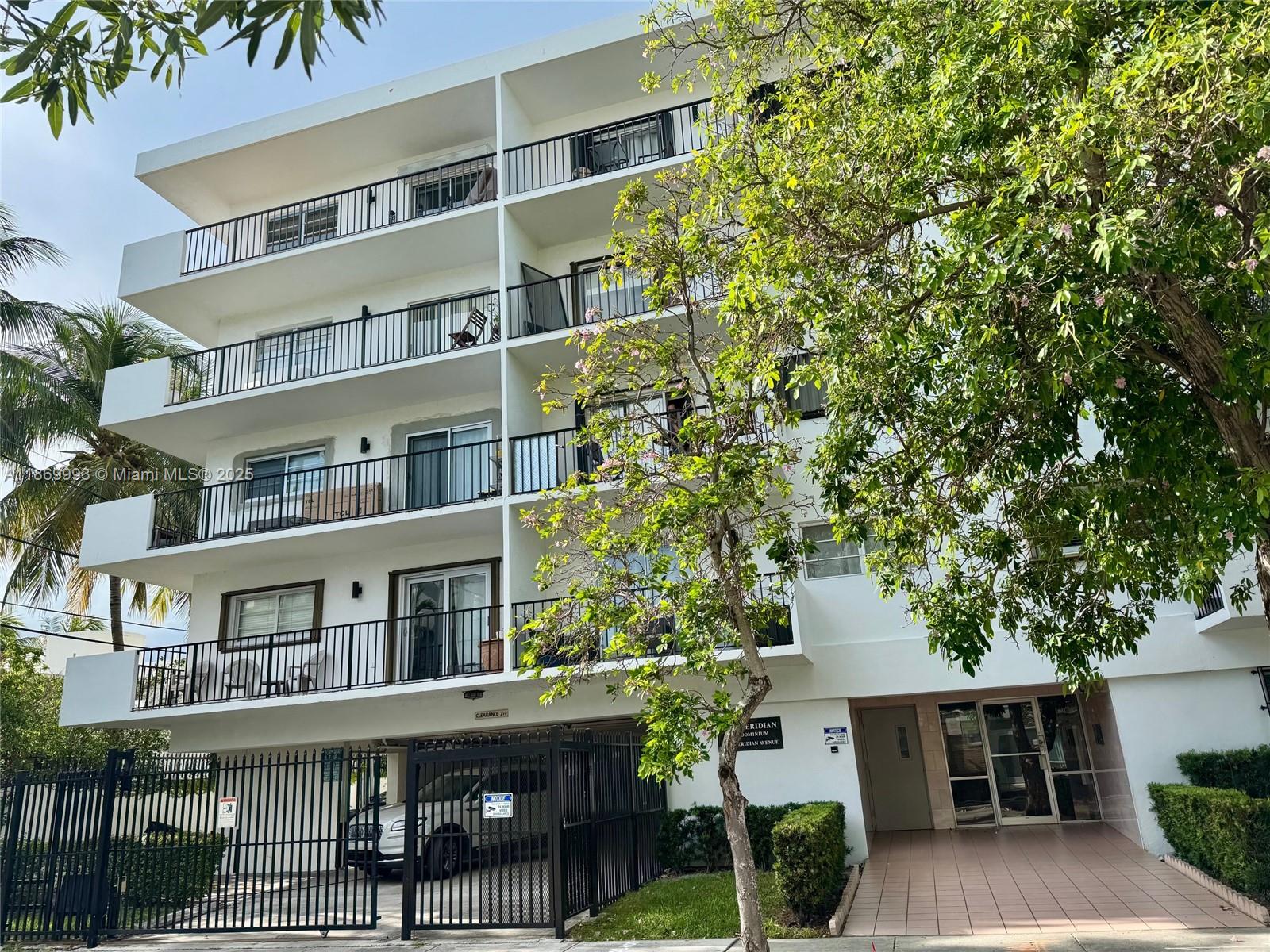 1900 Meridian Ave #301
