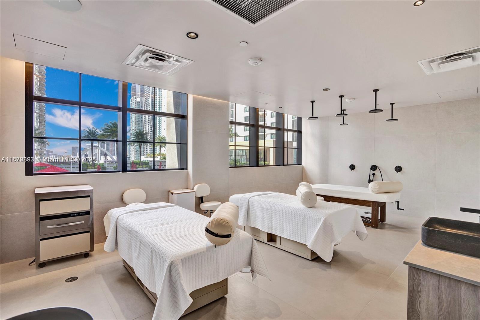 image Natiivo / Gale Residences15