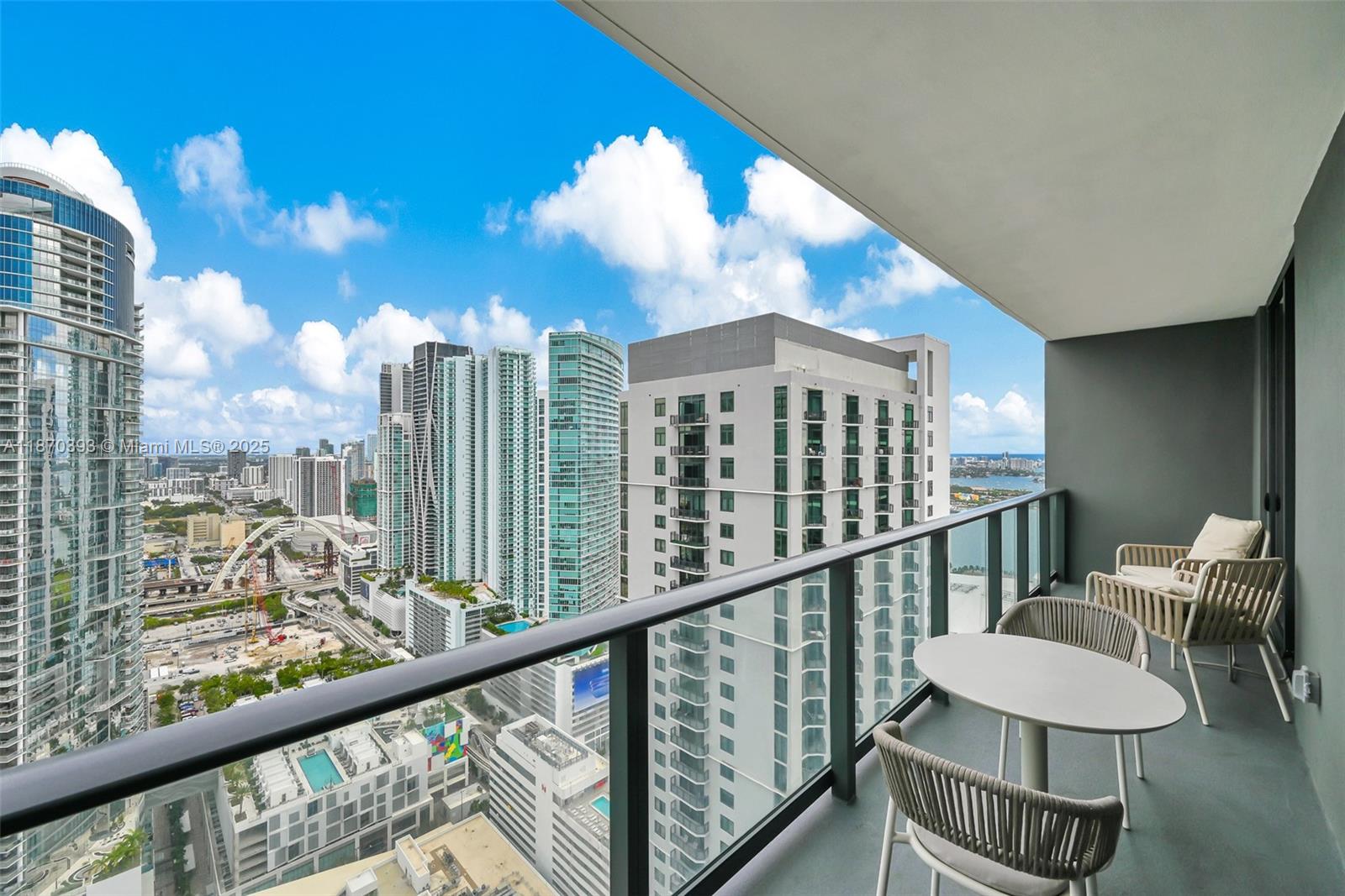 image Natiivo / Gale Residences24