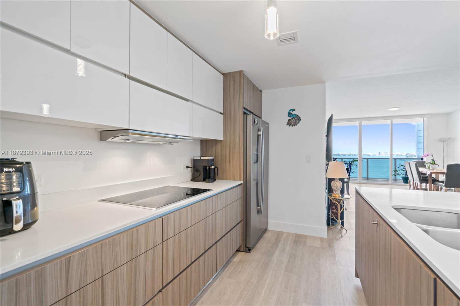 image Bay House Miami Condo12