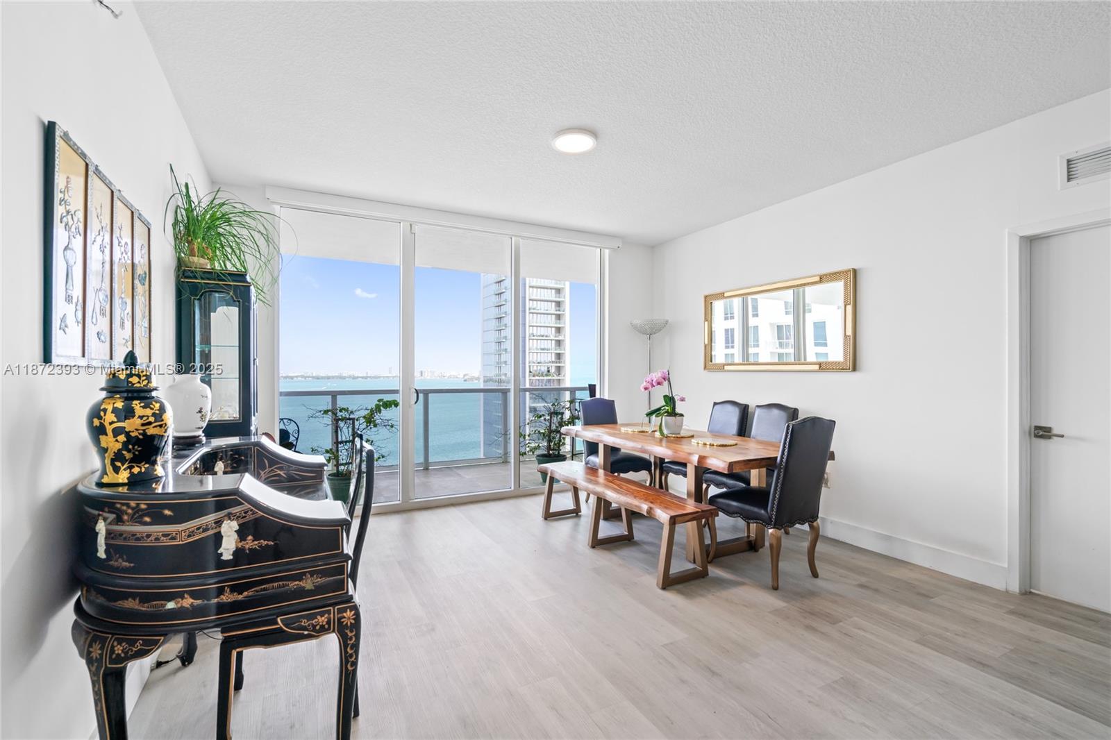 image Bay House Miami Condo5