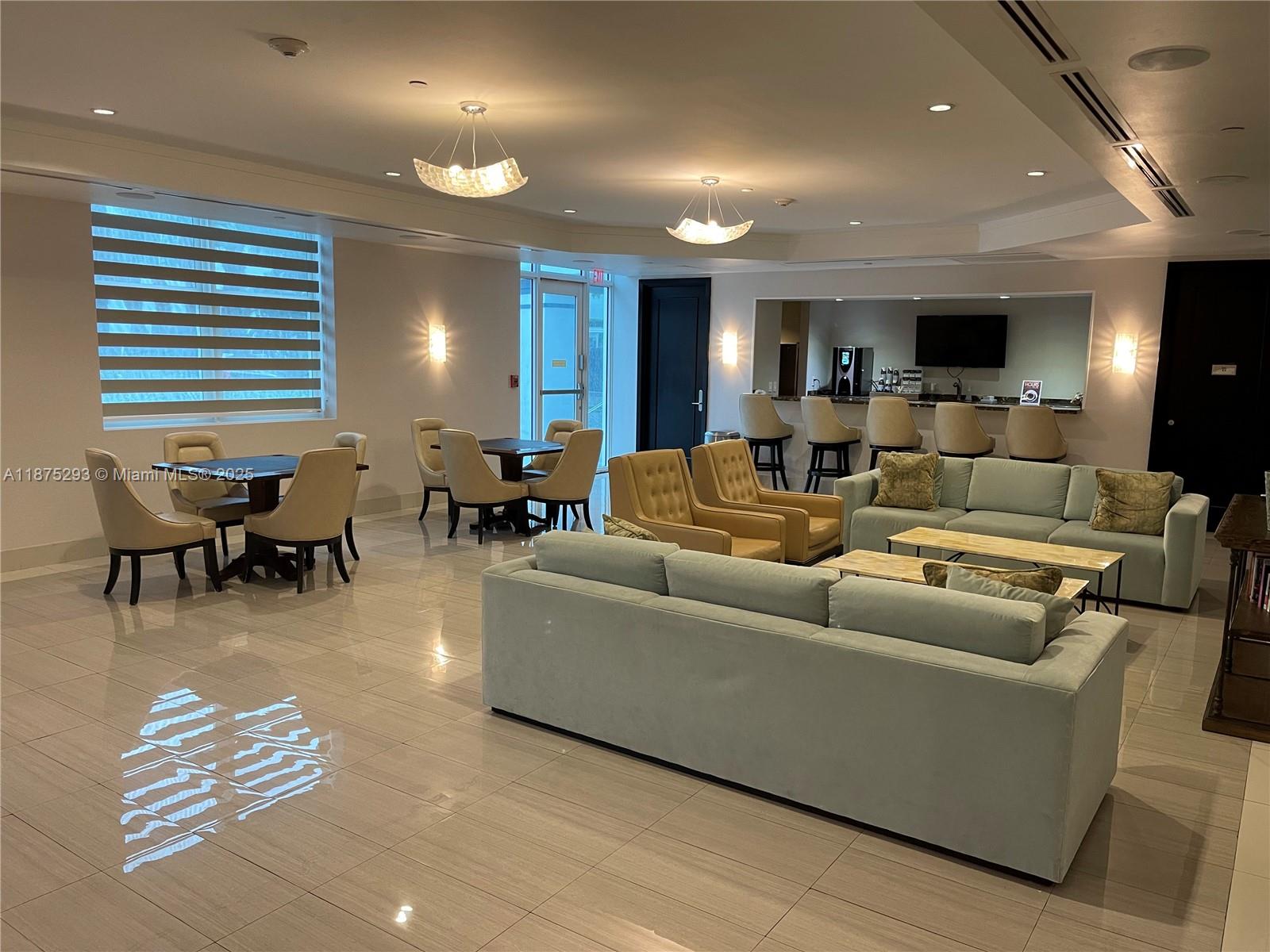 image The Peninsula Condo32