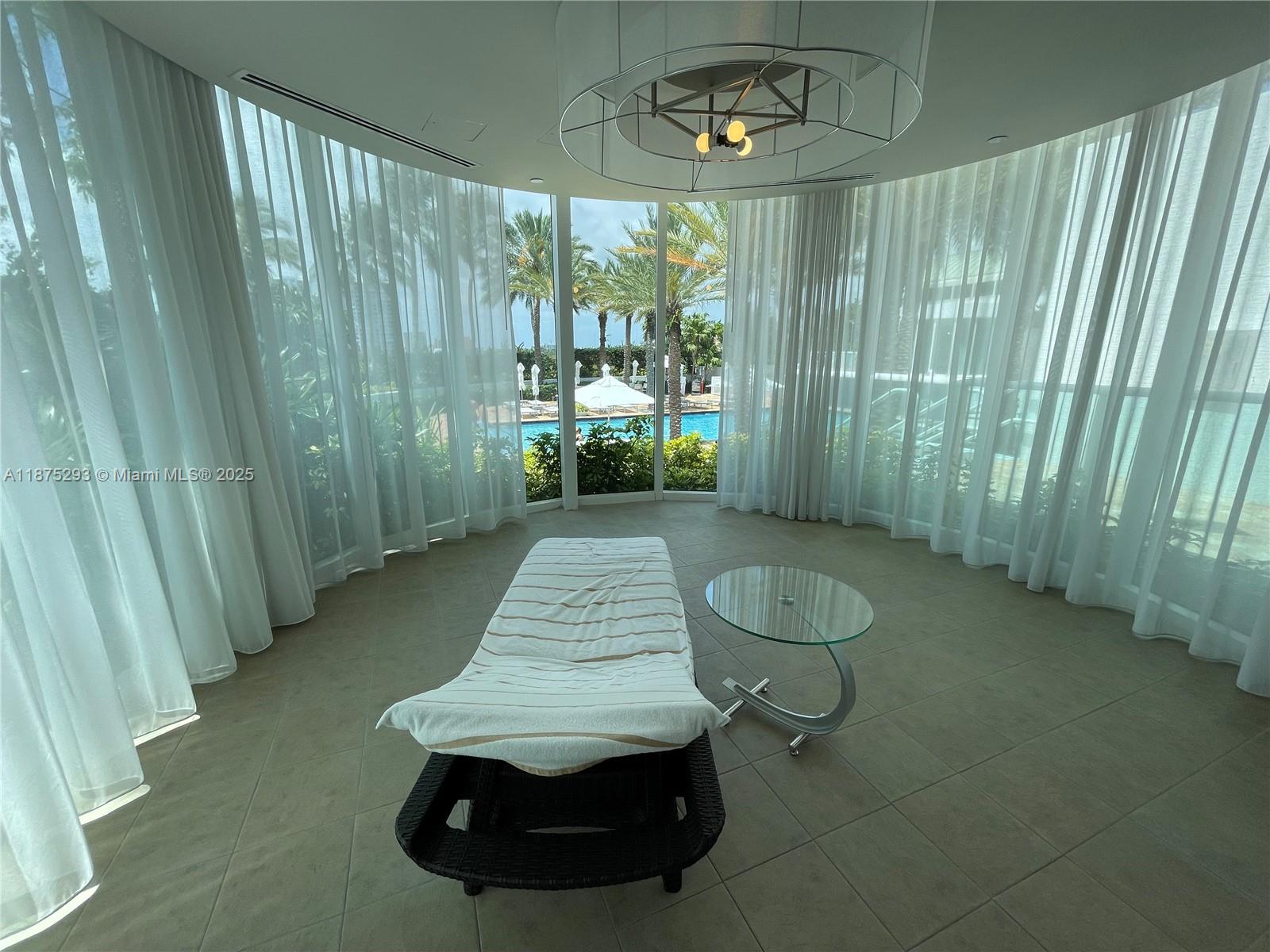 image The Peninsula Condo43