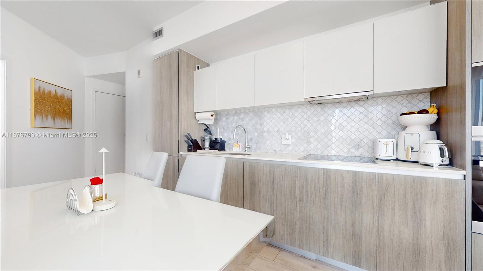 image Biscayne Beach Condo6