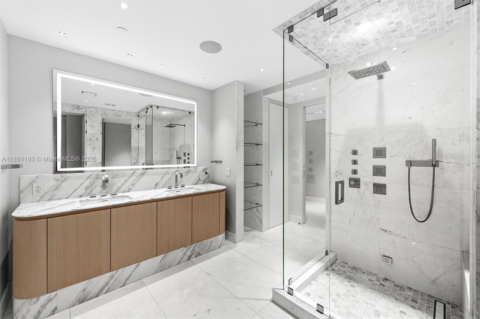 image The Residences At The Bat25
