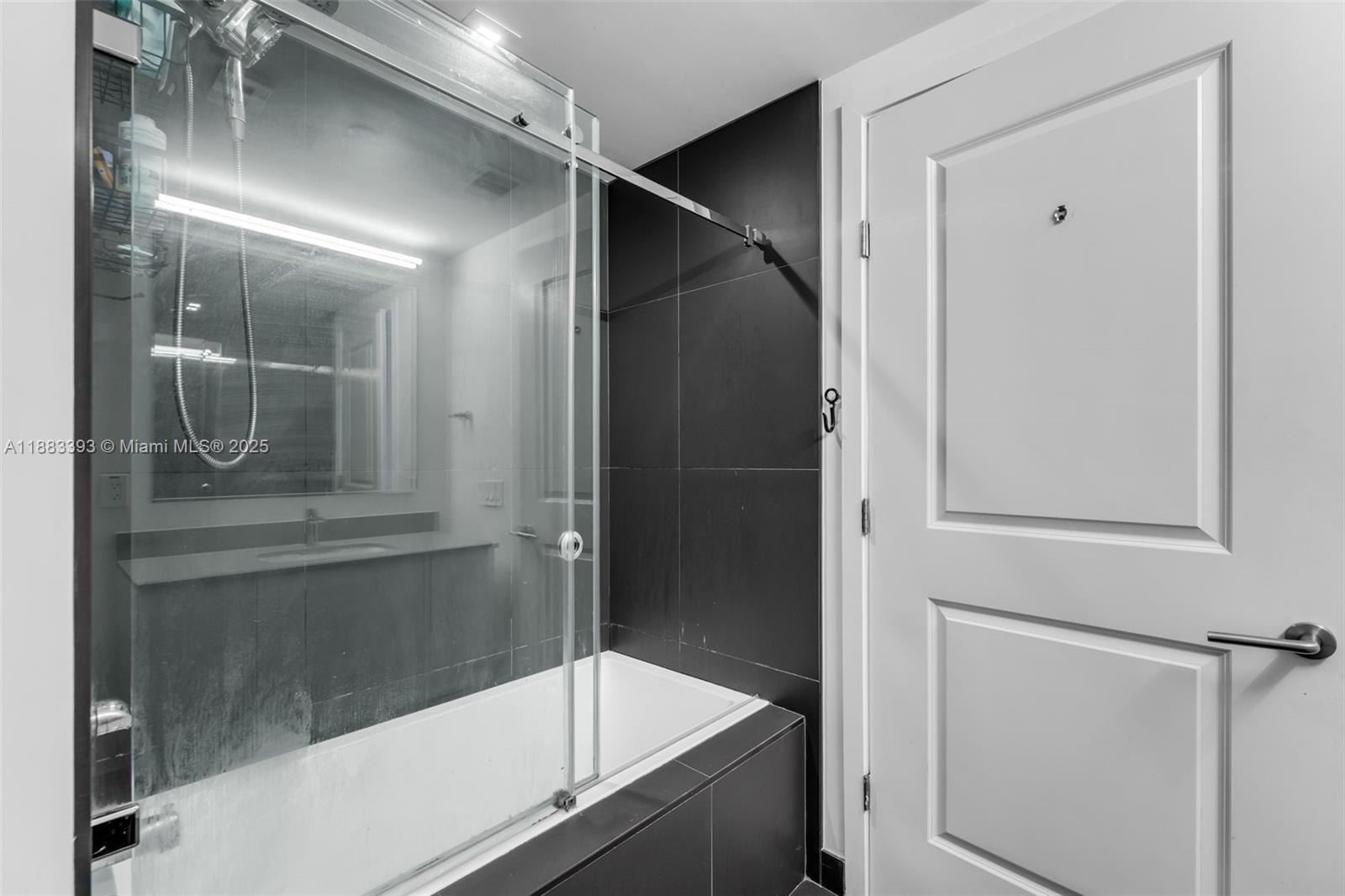 image Canvas Condo14