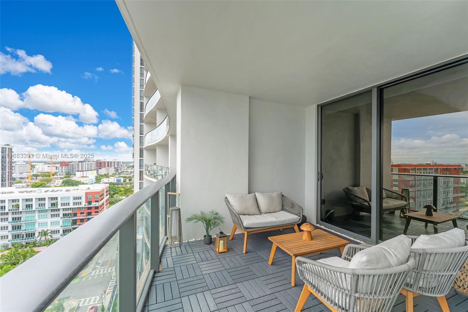image Canvas Condo1