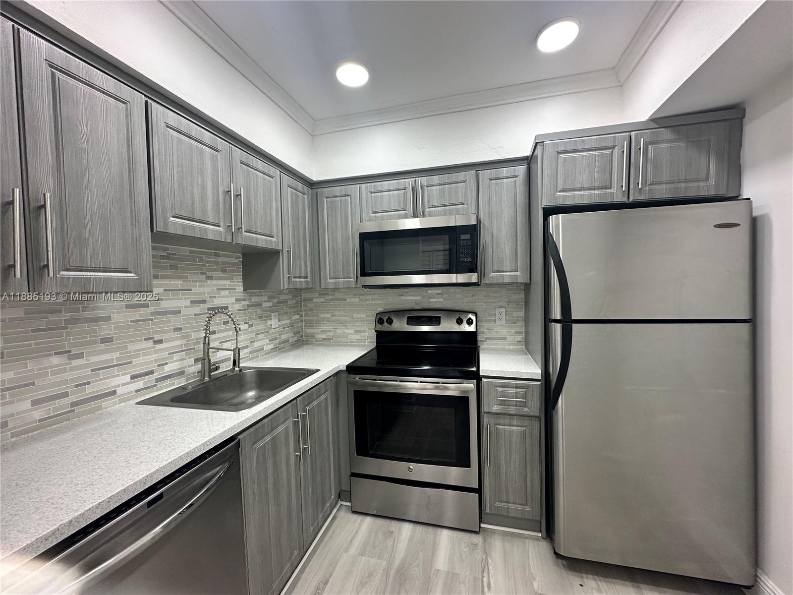 13984 NE 2nd Ct #3-2-3