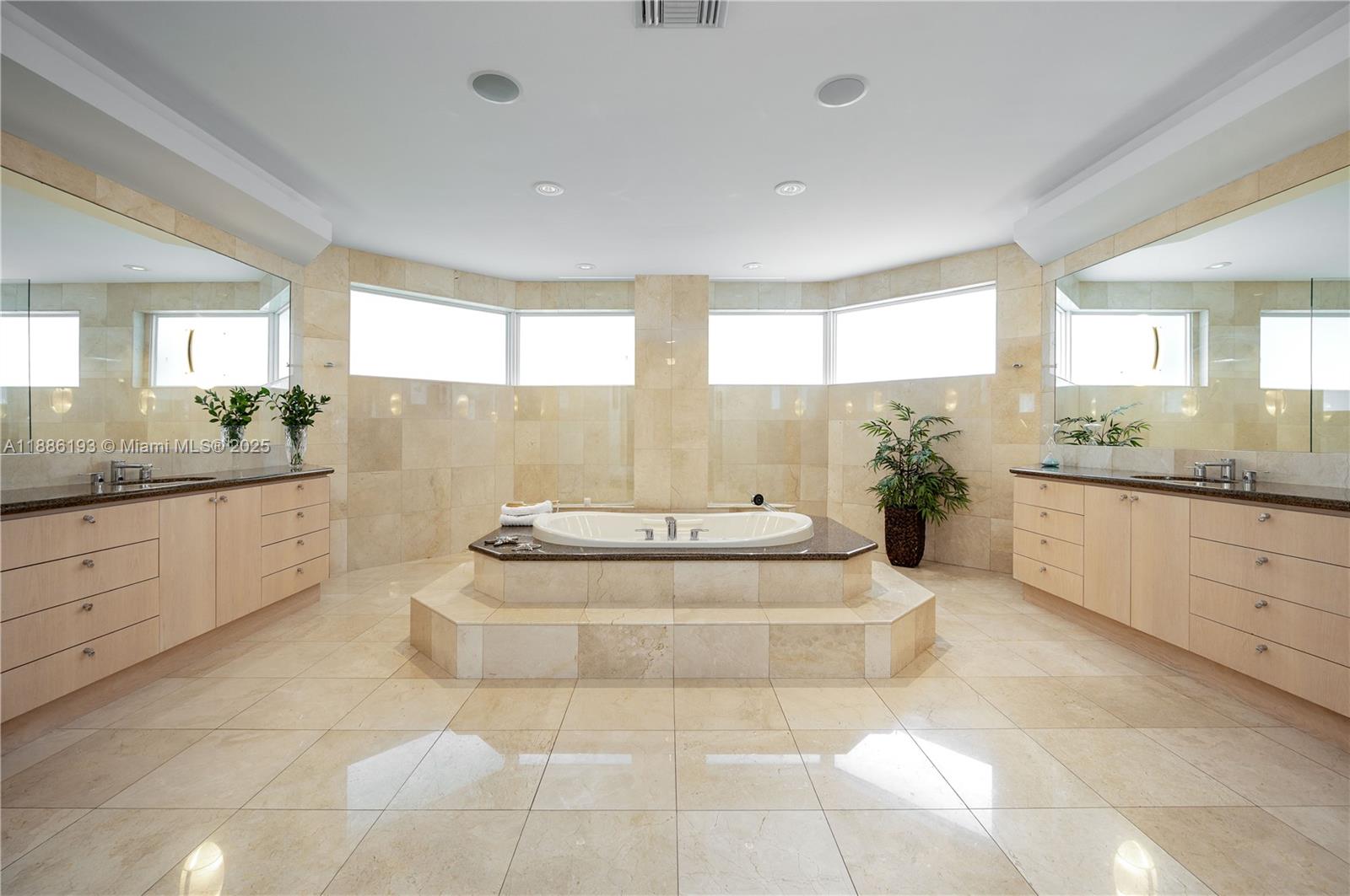 3425 Saddlebrook Ln Weston, FL 33331