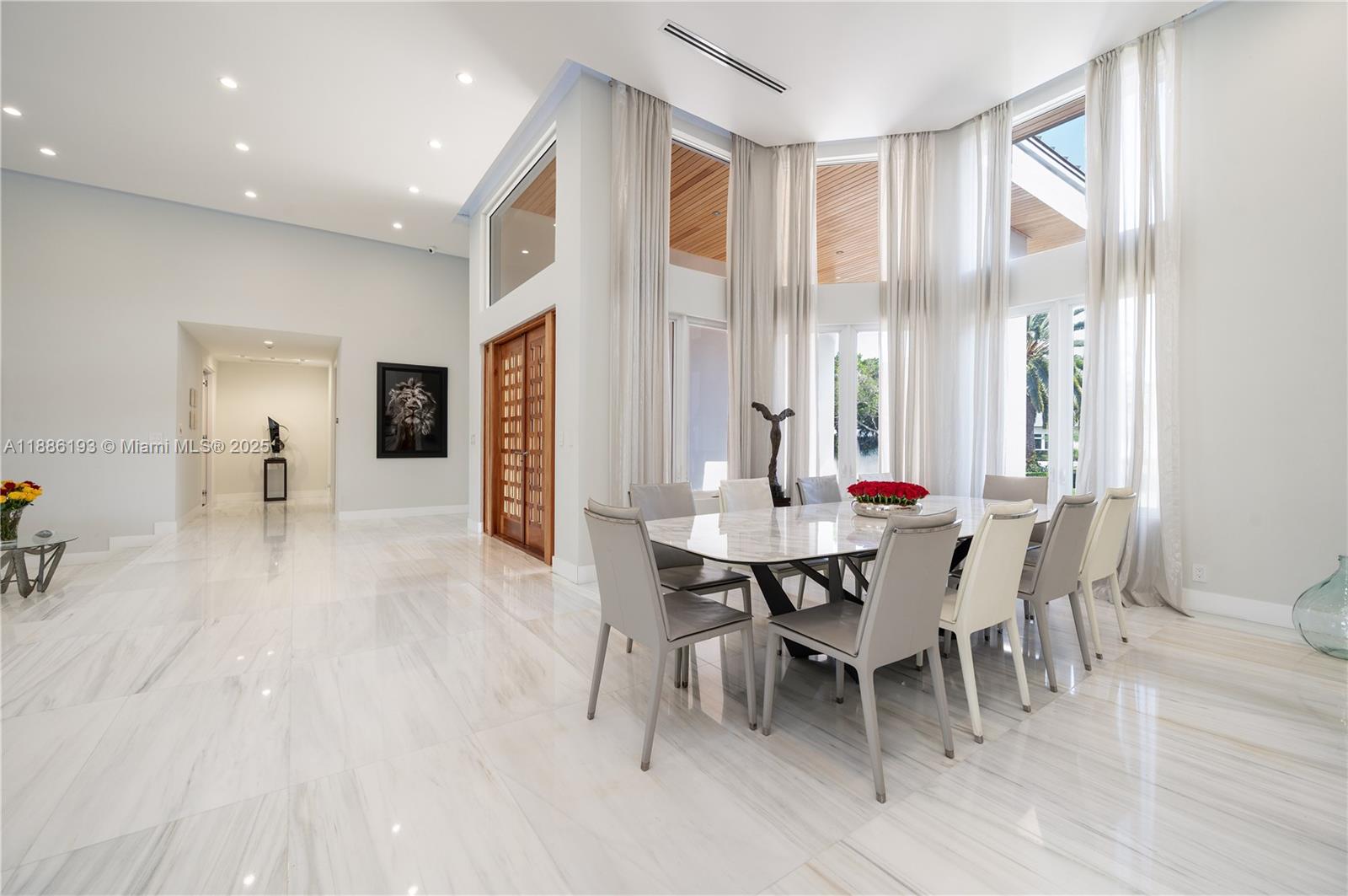 3425 Saddlebrook Ln Weston, FL 33331