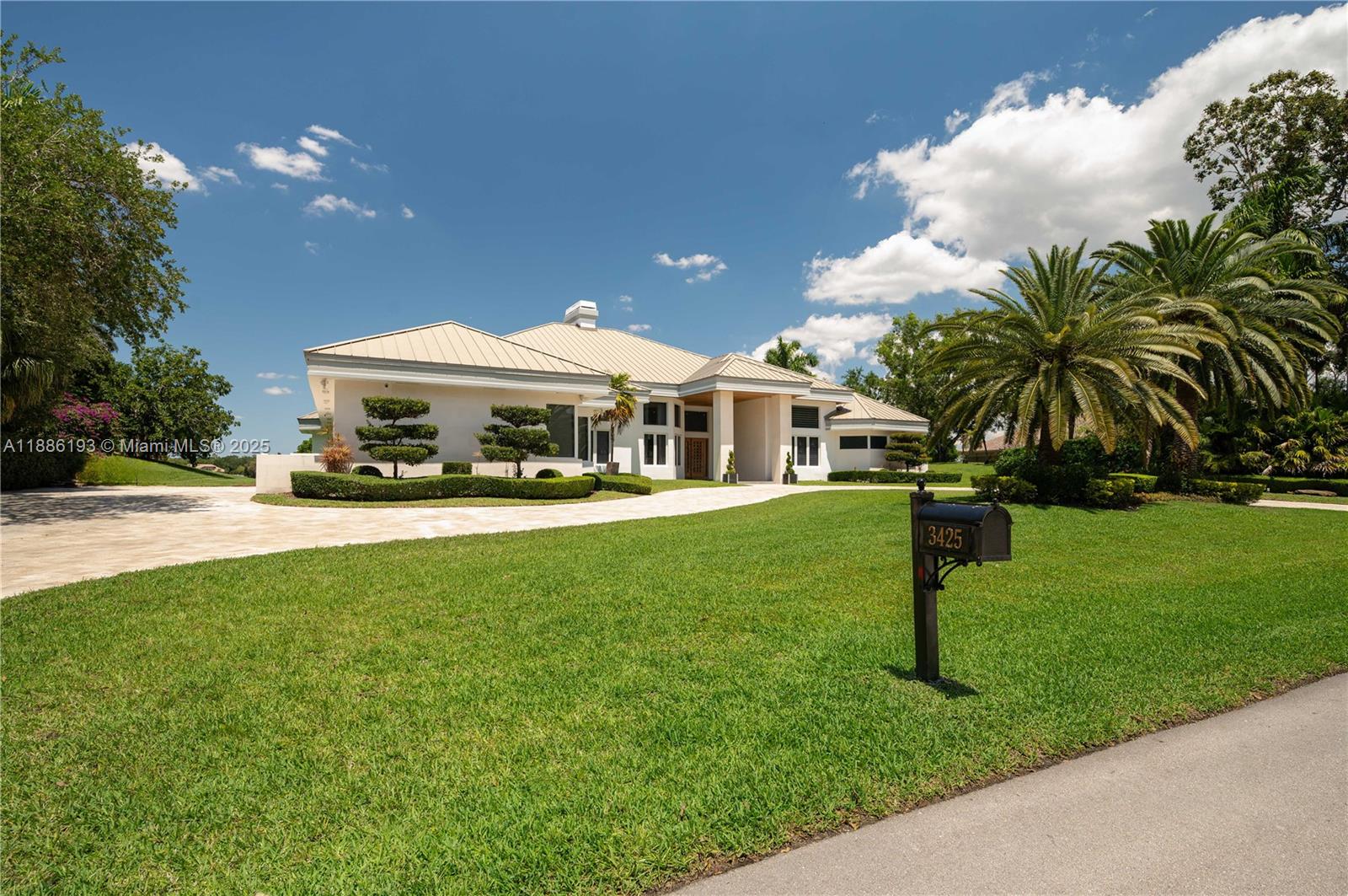 3425 Saddlebrook Ln Weston, FL 33331